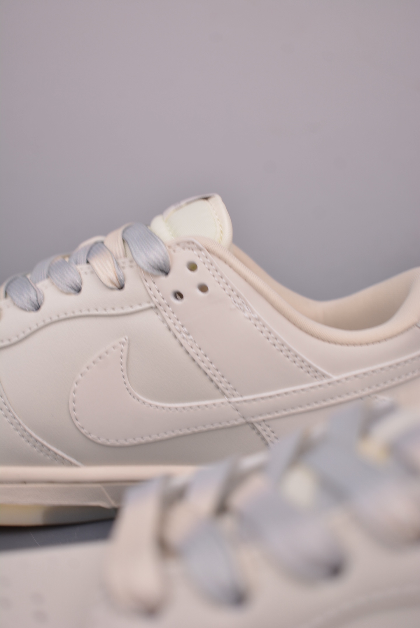 Nike SB Dunk Low Louis Vuitton Cream White Leather Sneakers 9 i1757789358281 4401 0 7