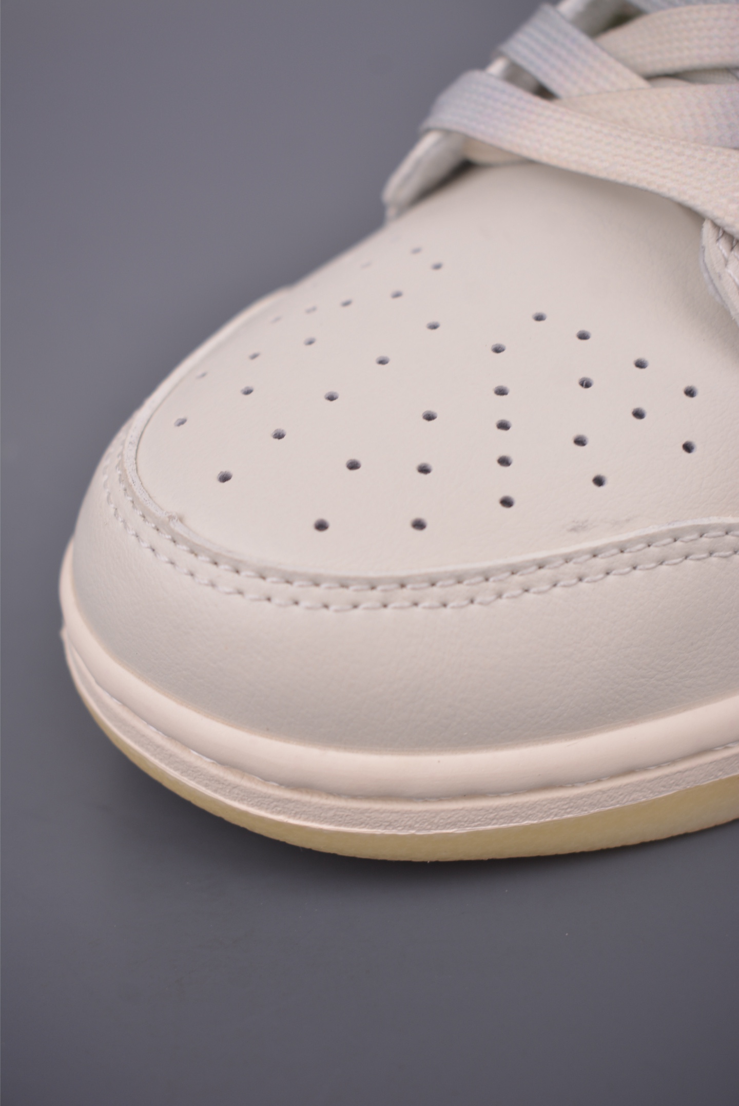 Nike SB Dunk Low Louis Vuitton Cream White Leather Sneakers 7 i1757789360029 9152 0 5