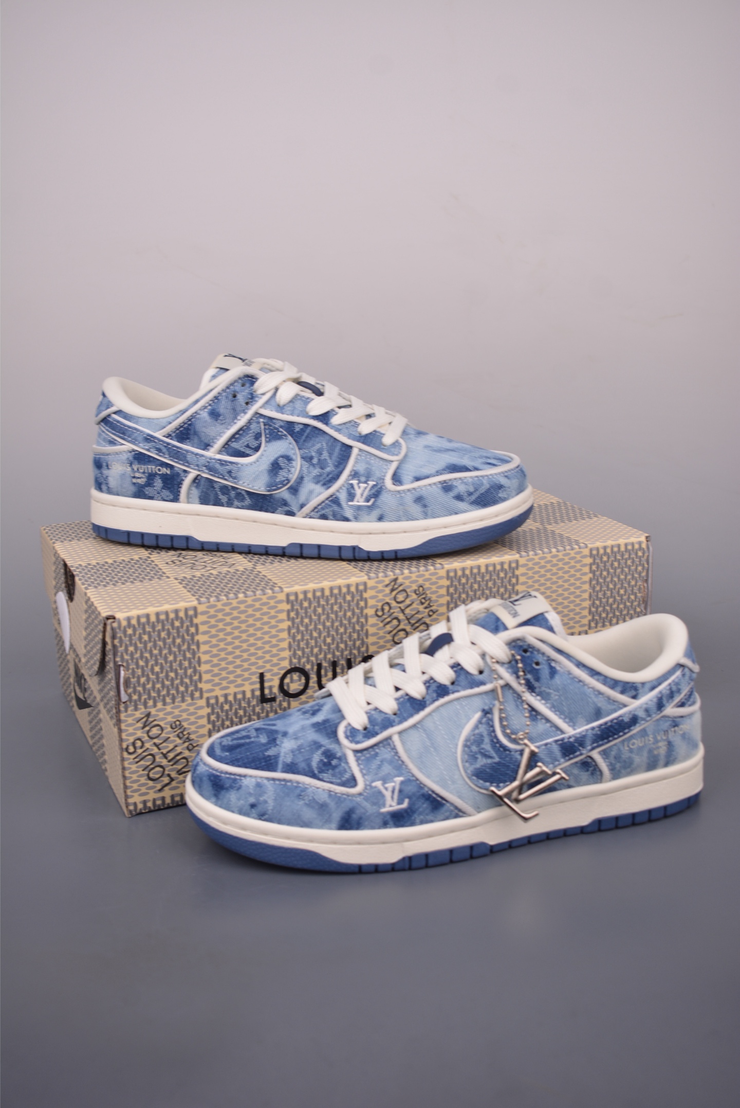 Nike SB Dunk Low Louis Vuitton Collaboration Sneakers - Limited Edition 5 i1757789394031 2845 0 4