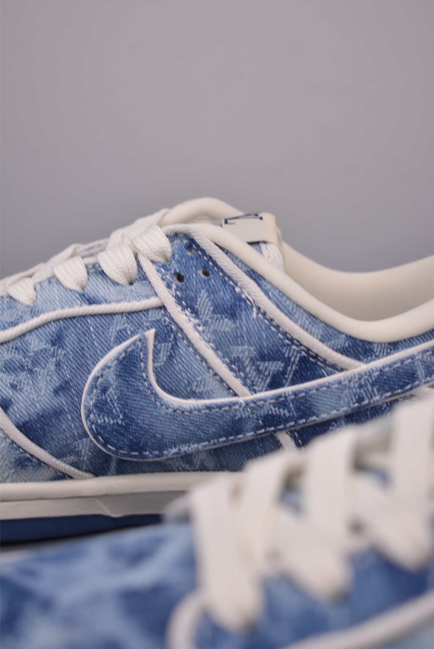 Nike SB Dunk Low Louis Vuitton Collaboration Sneakers - Limited Edition 8 i1757789394127 3148 0 7