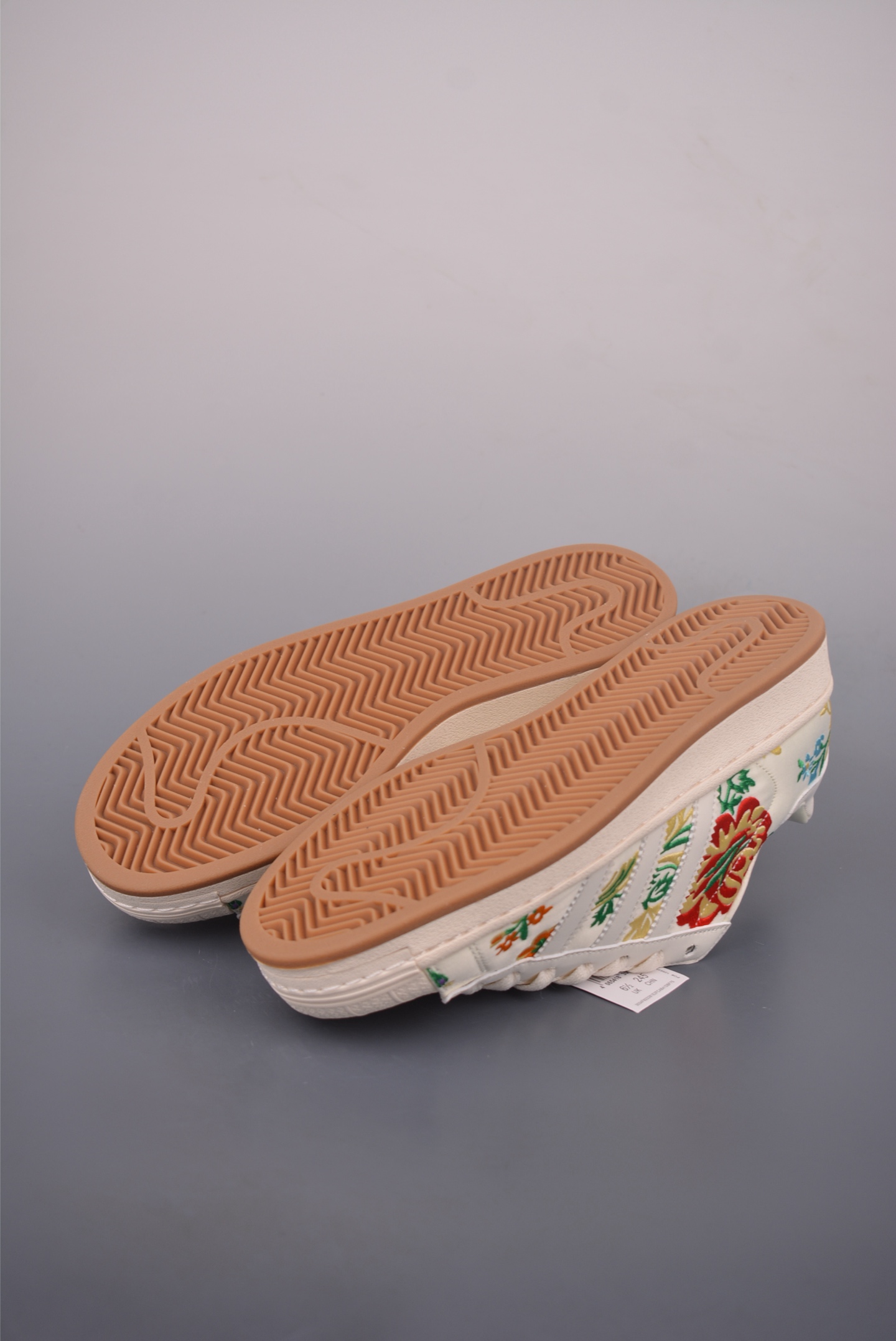 Adidas Originals Superstar Floral Embroidery Sneakers - Classic Style, New Look 4 i1757893655964 8785 0 2