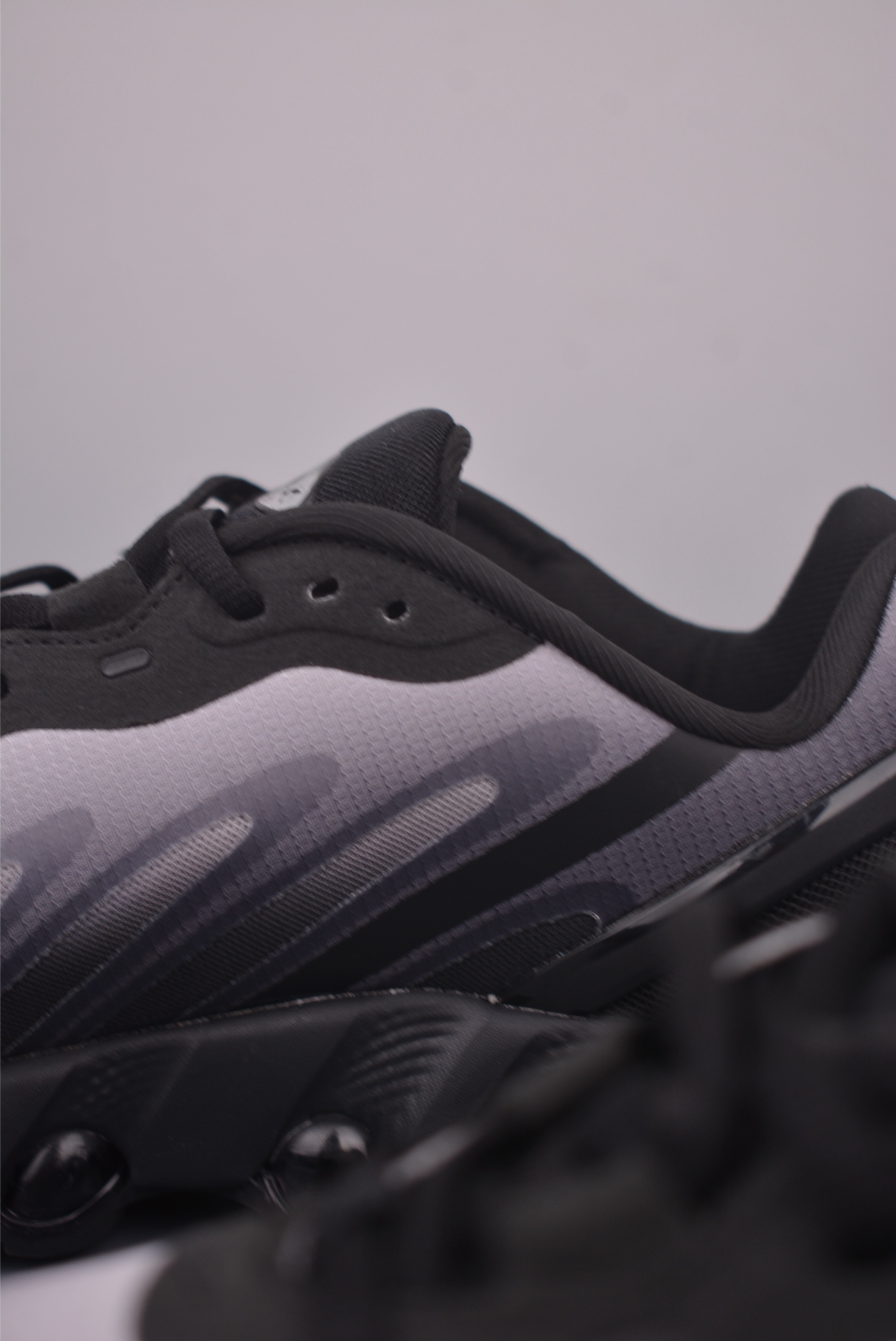 Nike Air Max DN8 Running Shoes - Full-Length Air Cushion, Comfort & Style 9 i1757893825348 7869 0 7