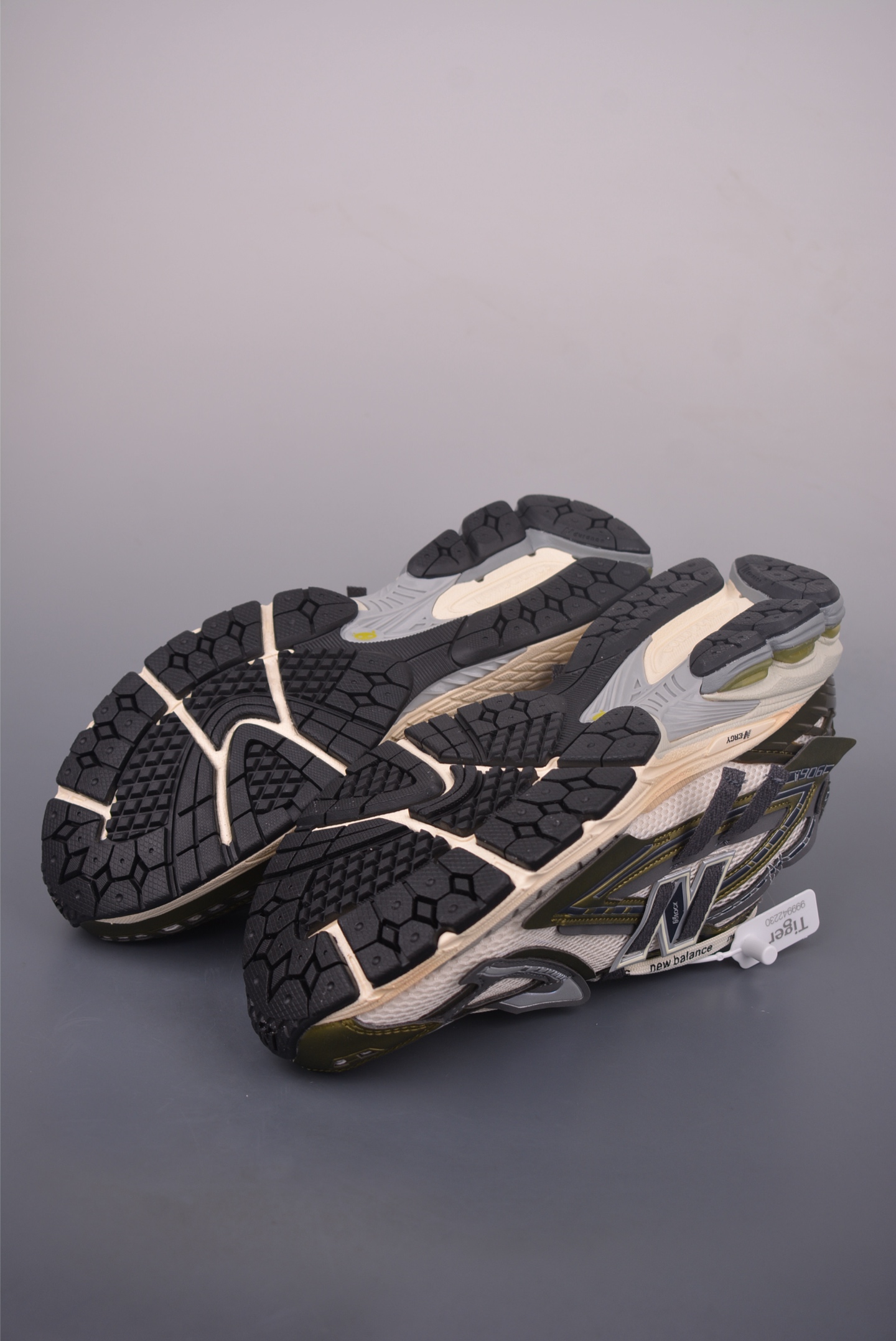 New Balance 1906R Retro Sneakers - Classic Style & Modern Comfort 3 i1757893958493 4455 0 2