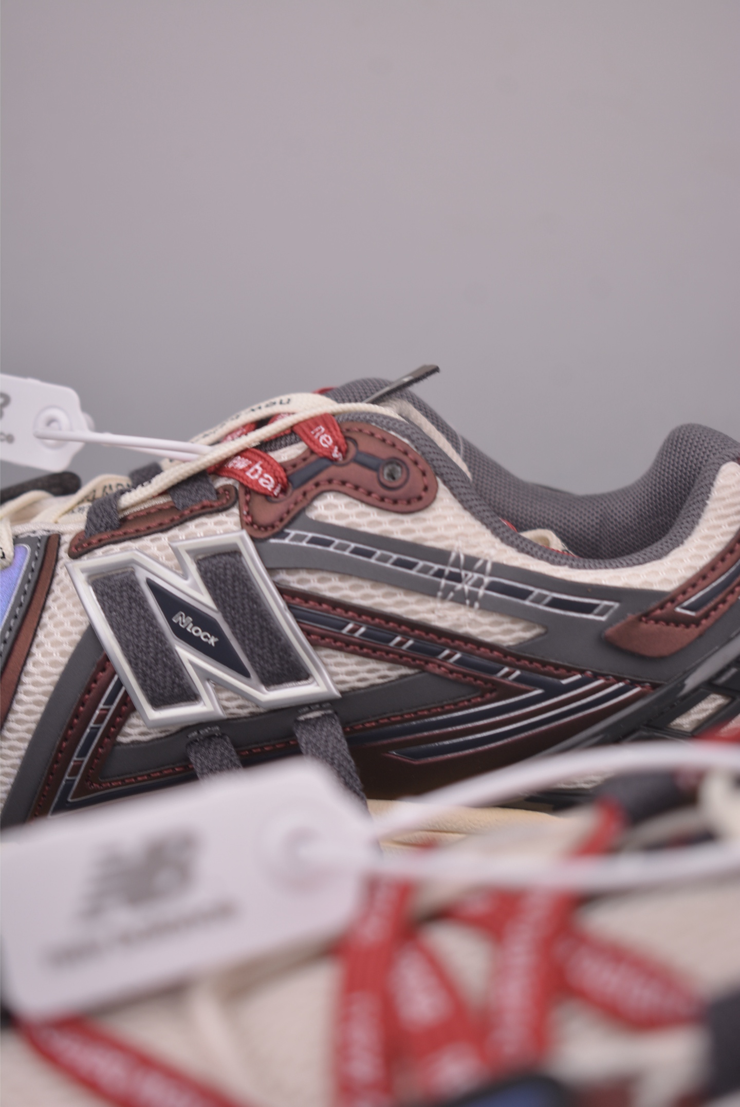 260 New Balance M1906系列 复古单品宝藏老爹鞋款 M1906AR