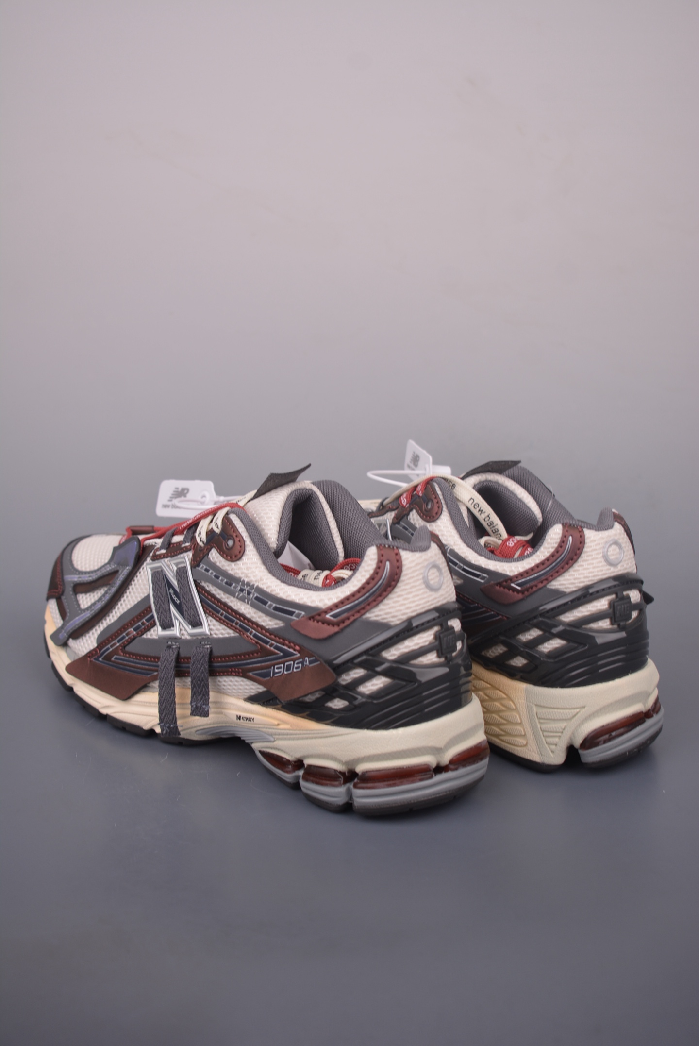 260 New Balance M1906系列 复古单品宝藏老爹鞋款 M1906AR