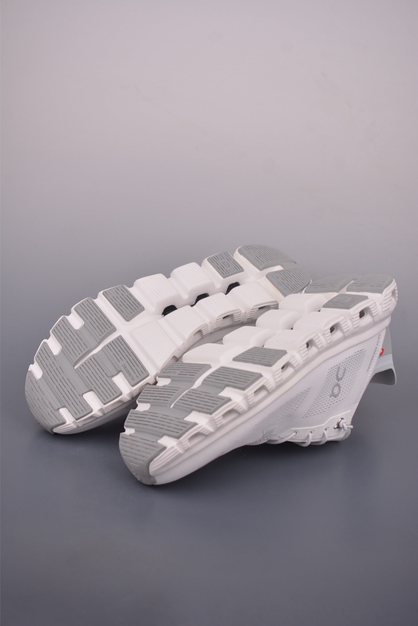 170 On昂跑 Cloud 户外街头机能风跑步鞋 Cloud Hi Edge户外机能融合街头潮流 3MF10020813