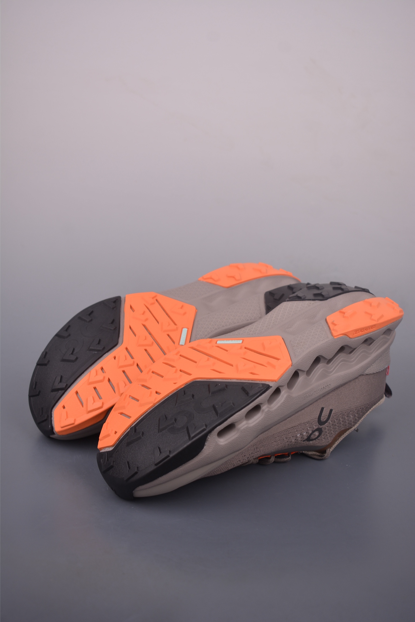 170 On昂跑 Cloudsurfer Trail 2 户外街头机能风跑步鞋 3MF30120114