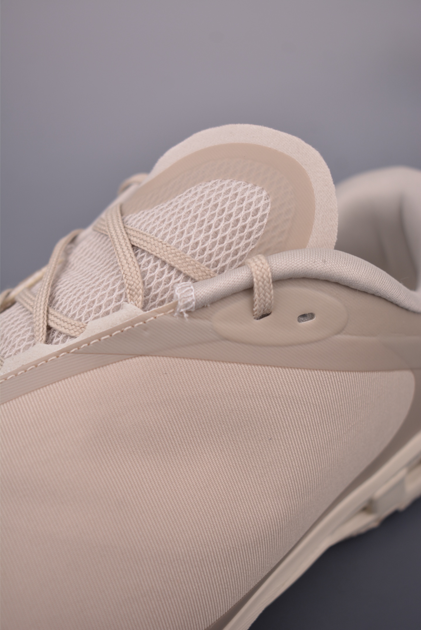 260 PO ARCHIVE FACTION PAF x On 昂跑 Cloudventure Peak 低帮联名款休闲跑步鞋