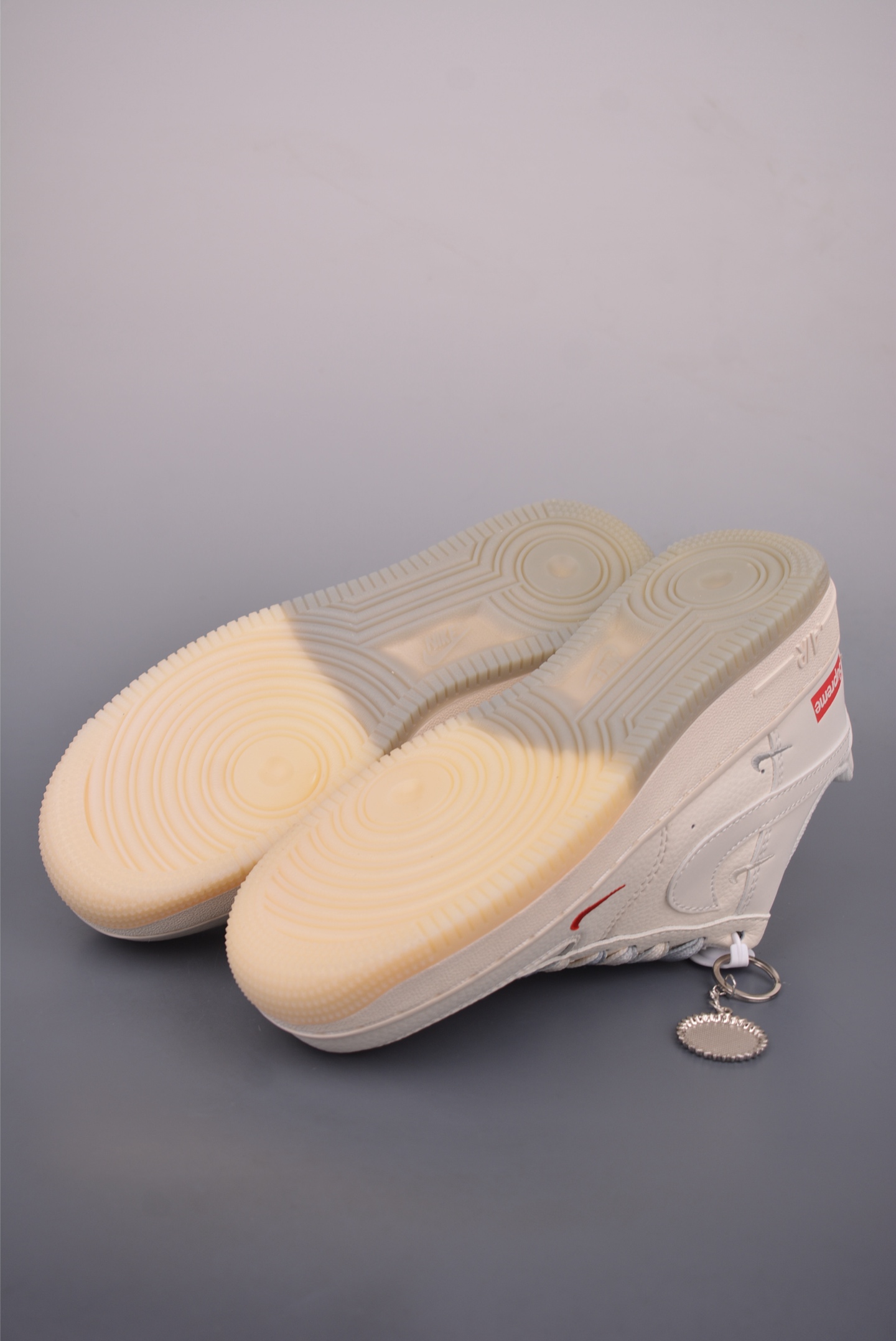 Nike Air Force 1 Low Supreme Collab - Premium Quality & Comfort 3 i1757894472200 1954 0 2