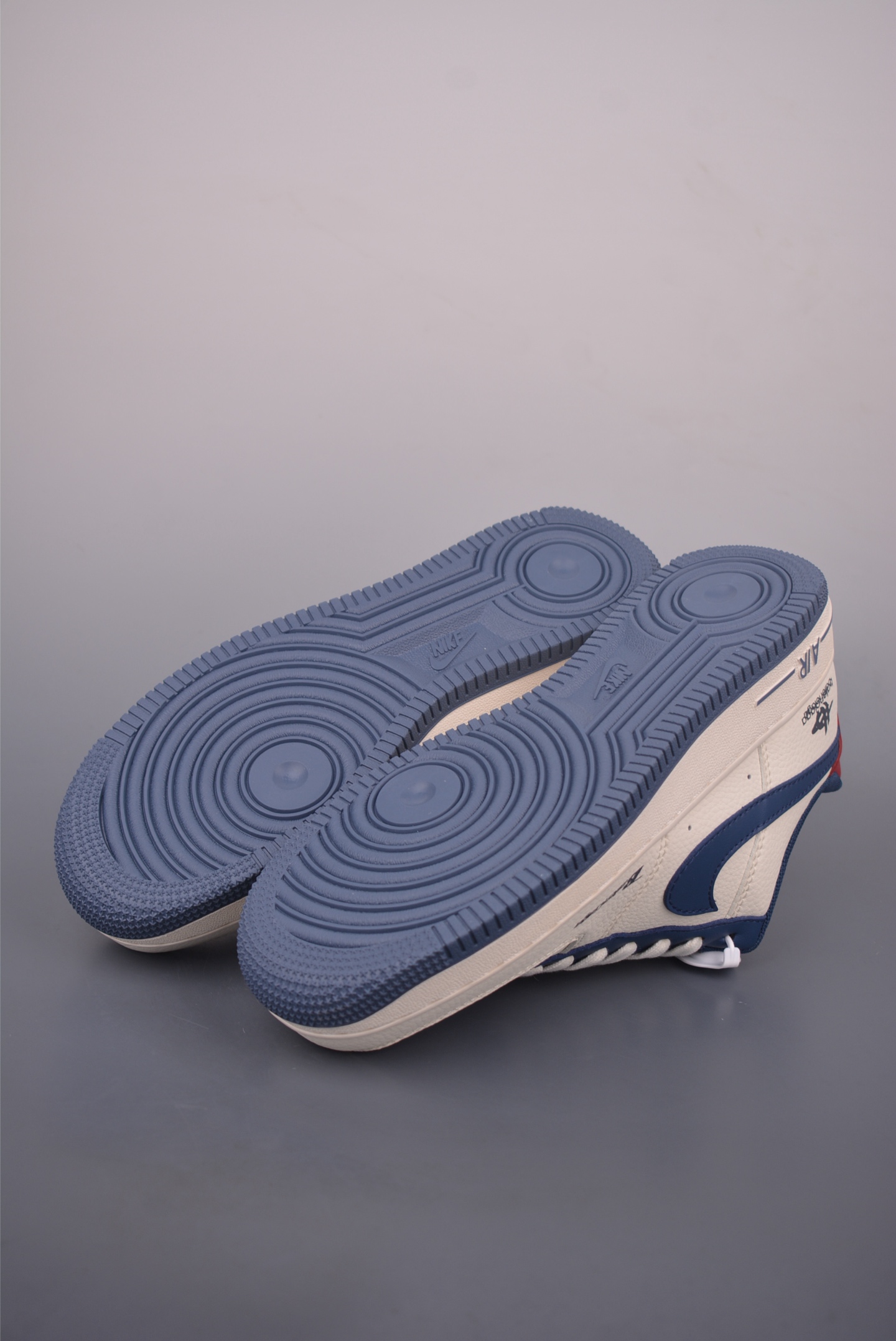 260 Nike Air Force 1 Low 巴黎世家联名 XD2588-604