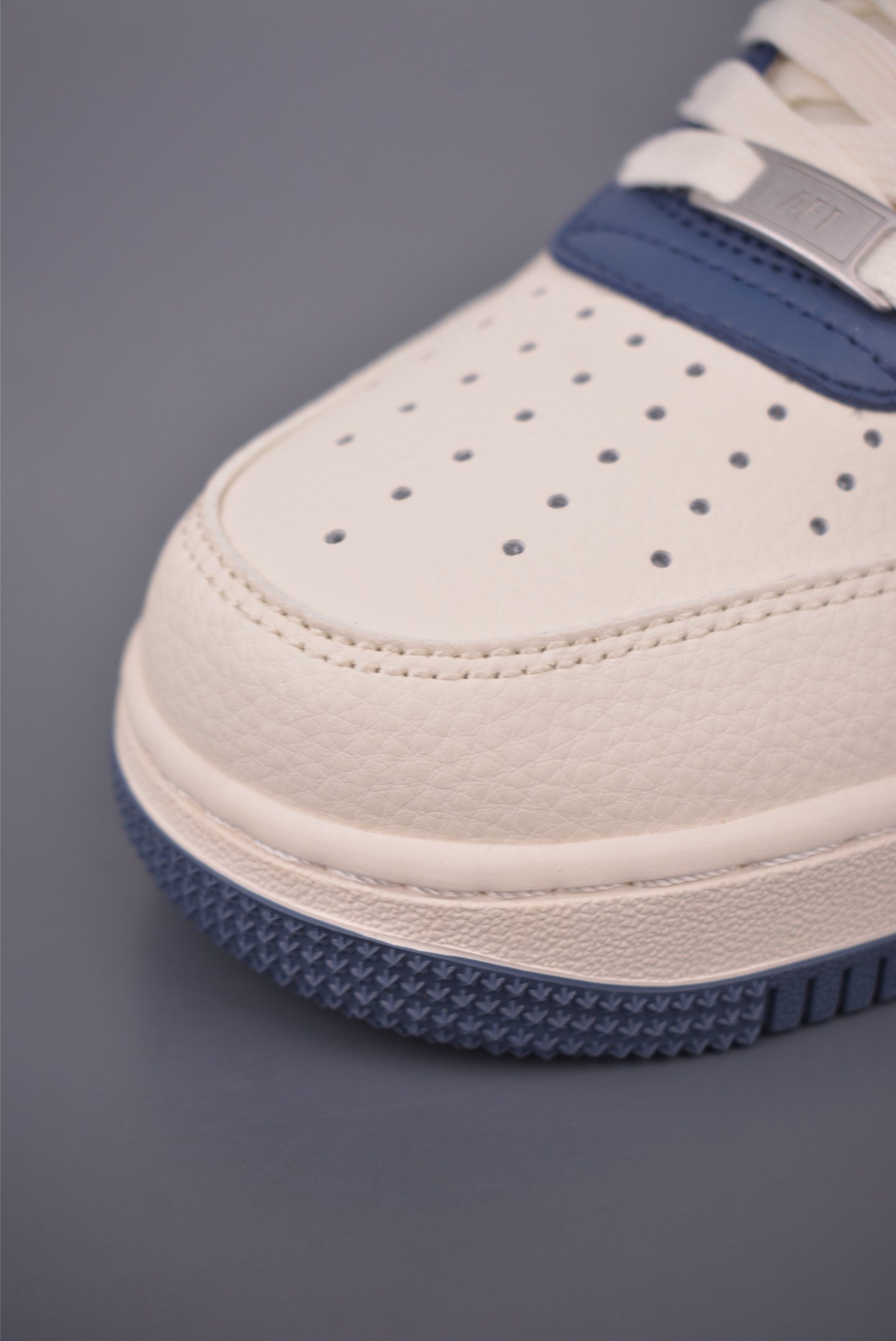 260 Nike Air Force 1 Low 巴黎世家联名 XD2588-604