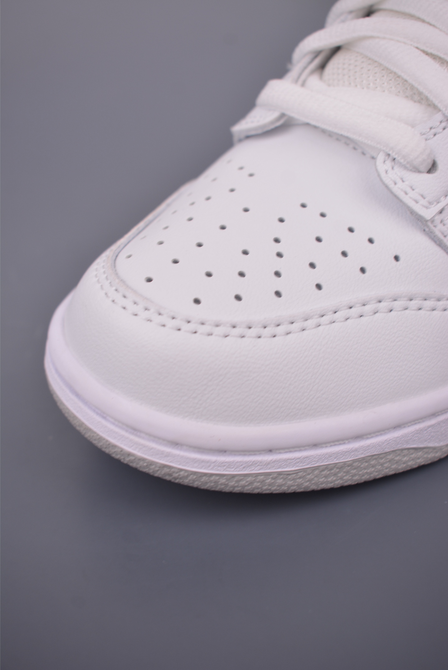 Nike SB Dunk Low 94: Premium Leather, Clean Cuts, and Superior Comfort 7 i1757894819793 293 0 5