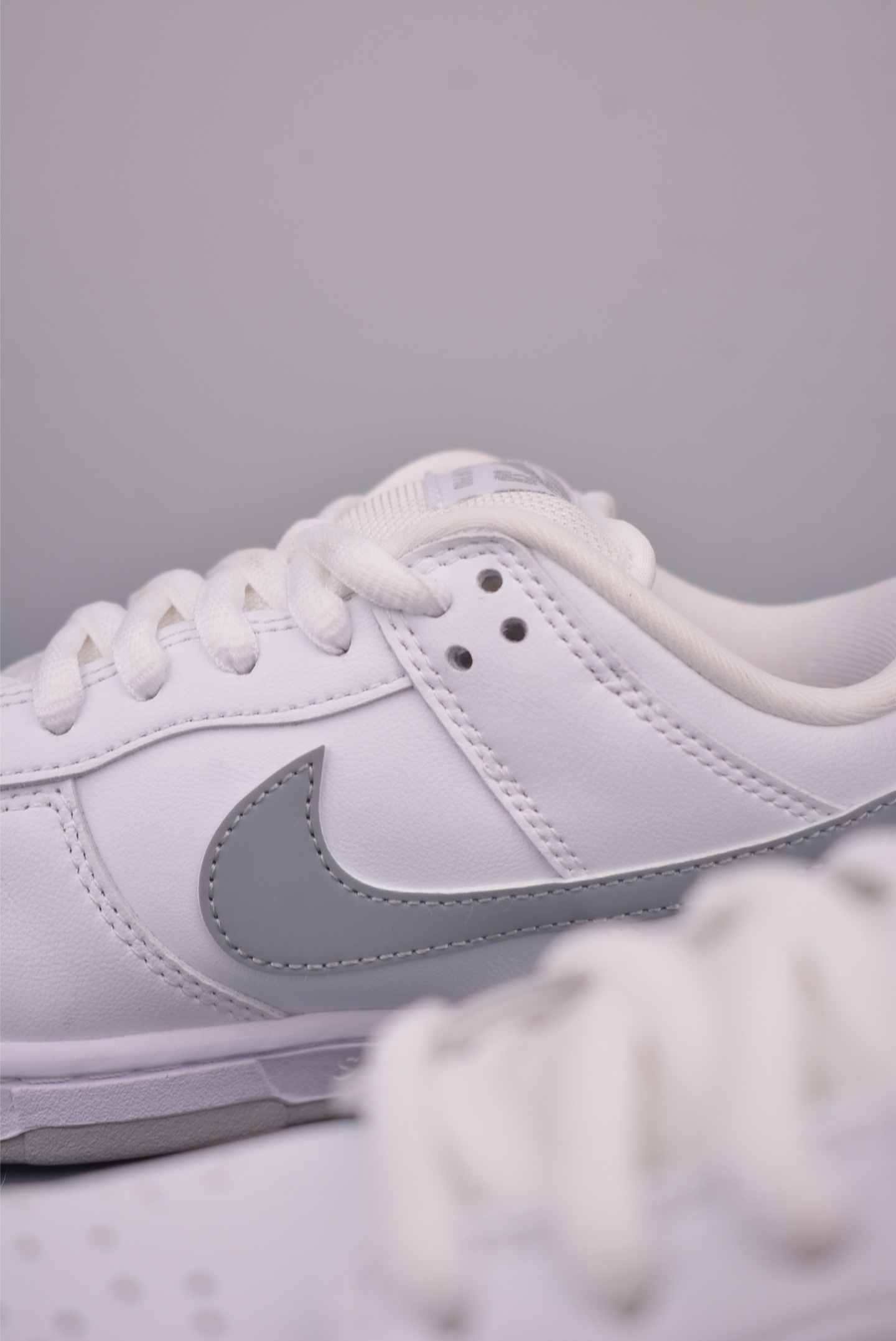 Nike SB Dunk Low 94: Premium Leather, Clean Cuts, and Superior Comfort 9 i1757894819882 3664 0 7