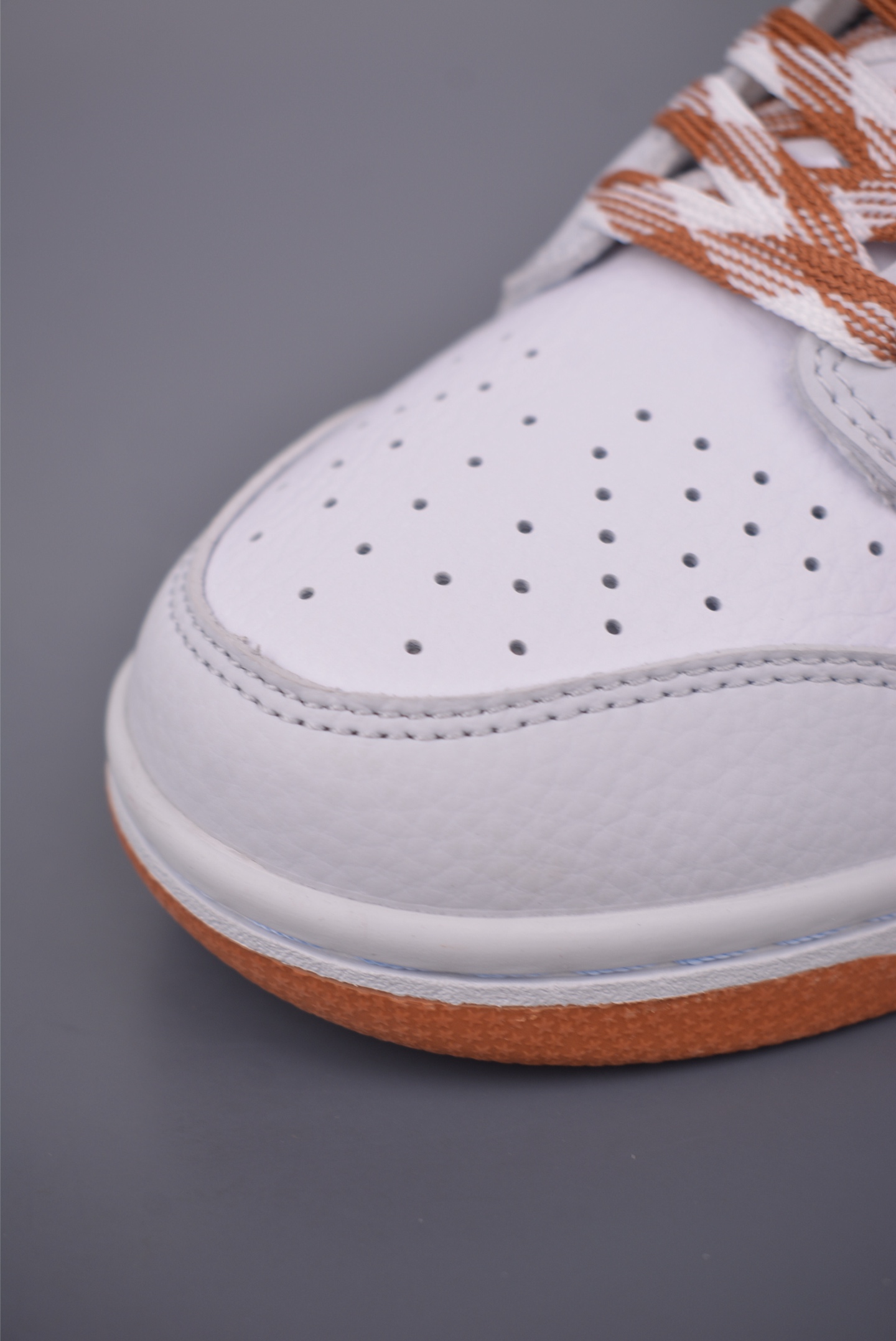 Nike SB Dunk Low Louis Vuitton Collab Premium Leather Sneakers 7 i1757894953162 4035 0 5