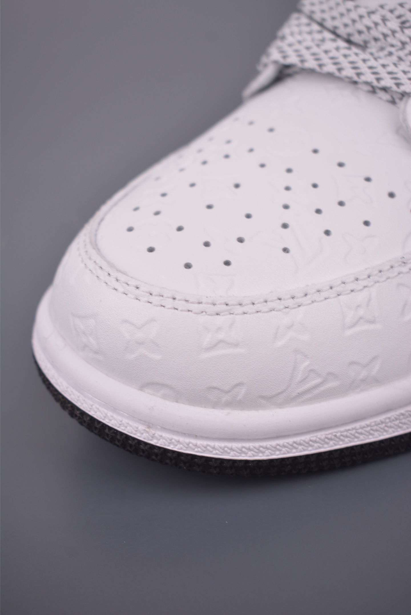 Nike Air Jordan 1 Low x Louis Vuitton Custom White Sneakers 7 i1757894998893 652 0 5