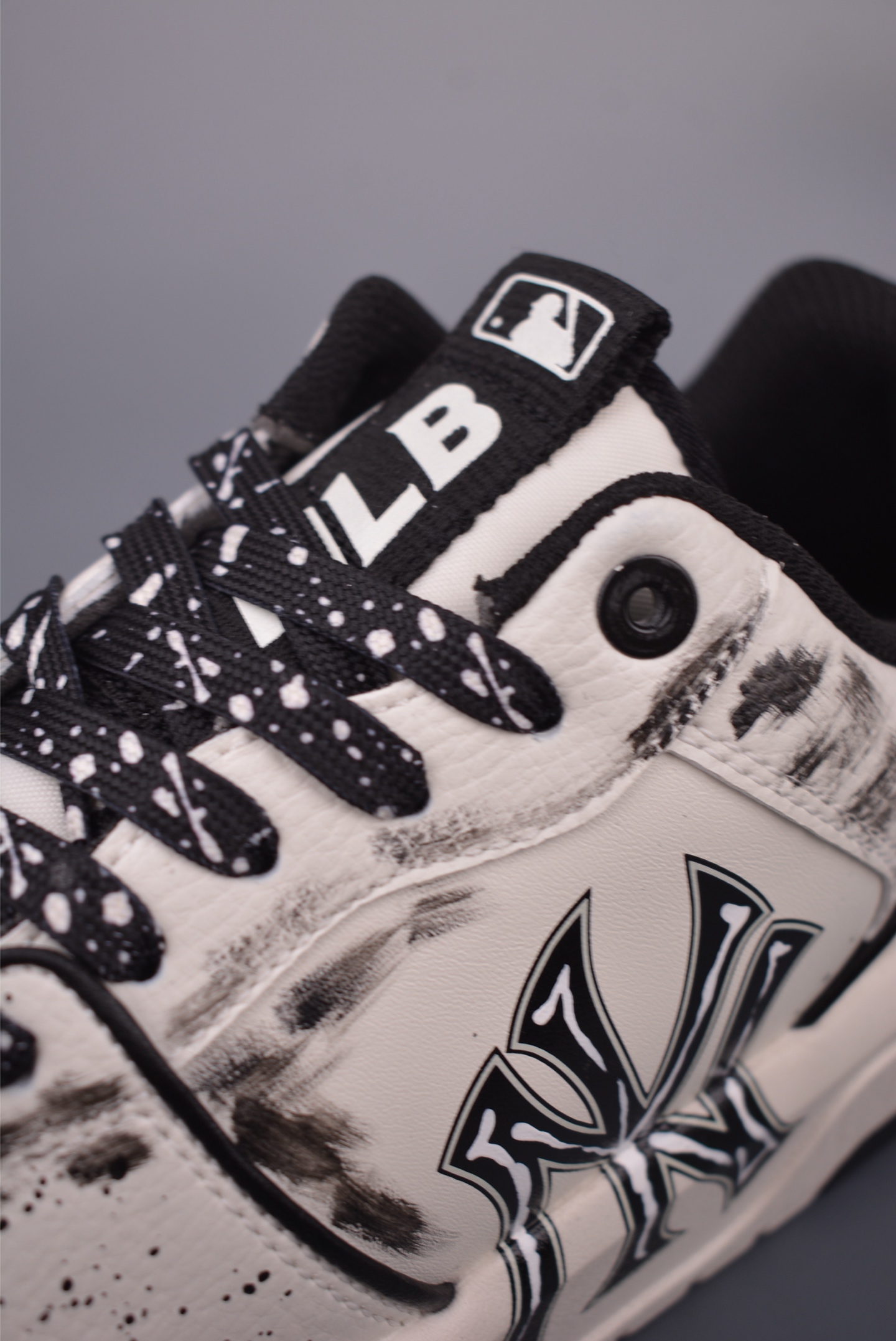 MLB NY Yankees Printed Sneakers Graffiti Chunky Platform Dad Shoes Height 6cm 7 i1757972693492 2494 0 6