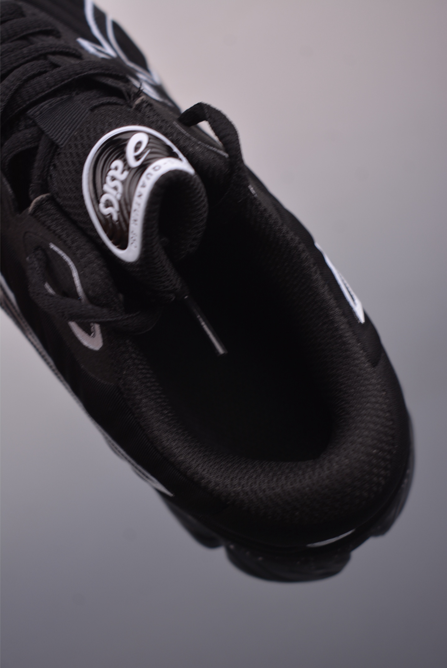 180 Asics GEL-QUANTUM 360 VIII EMBOSS 亚瑟士运动休闲透气专业跑鞋 1203A593