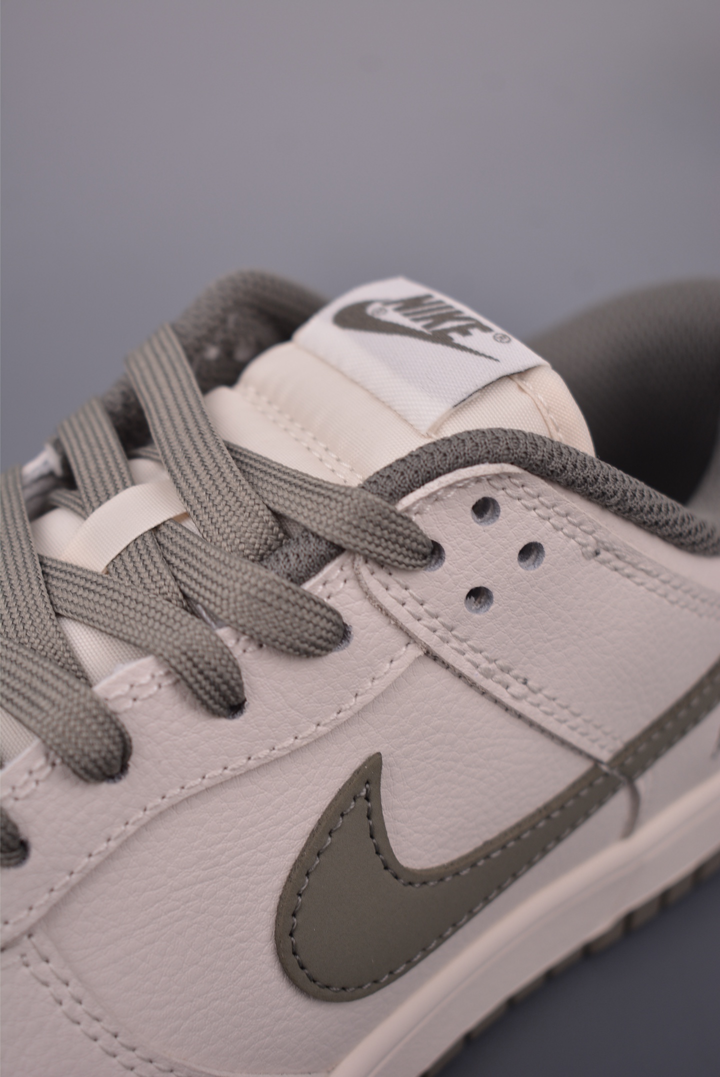 Nike SB Dunk Low Victory Premium Leather, Superior Comfort, Durable Outsole 8 i1757974414841 4899 0 6