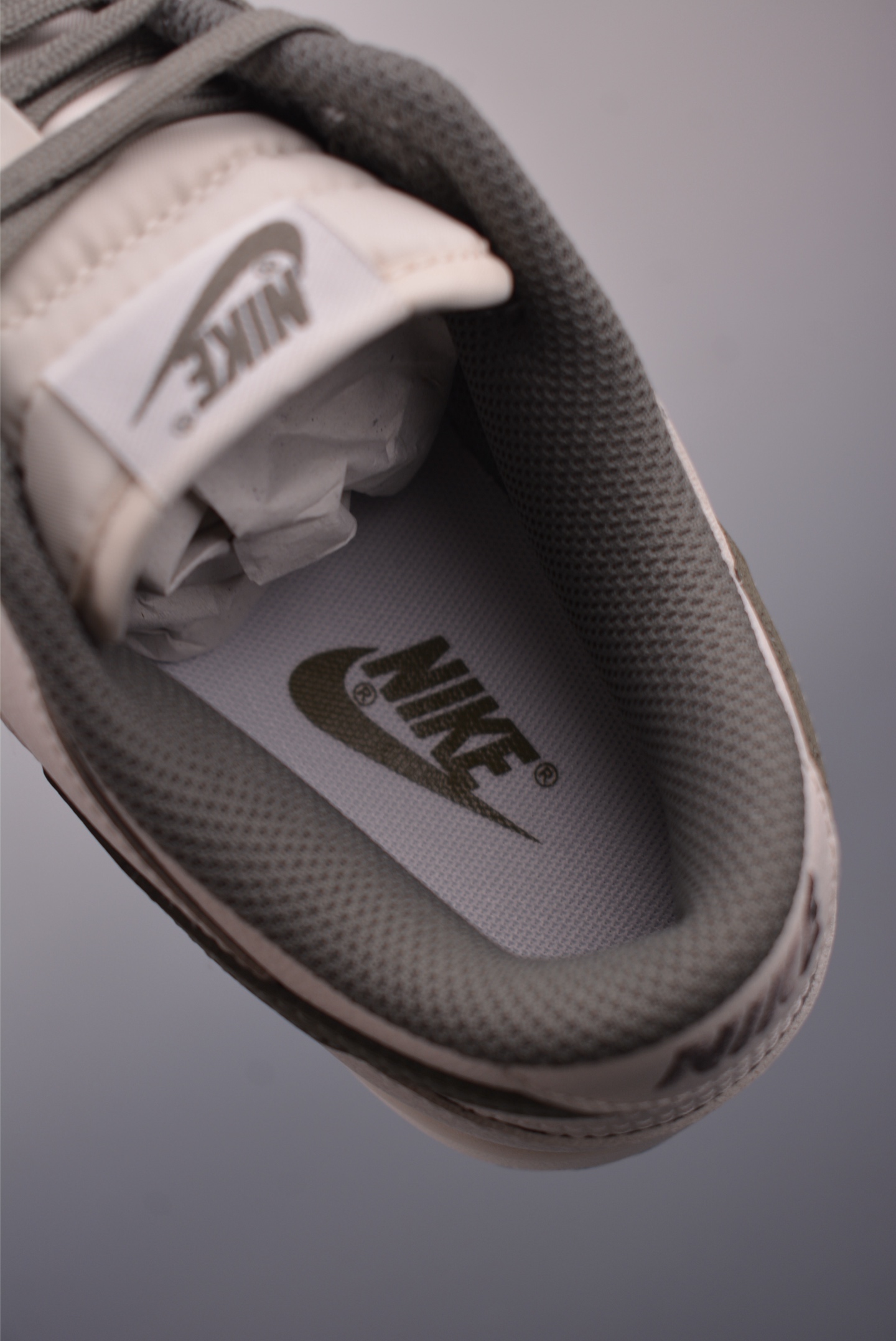 Nike SB Dunk Low Victory Premium Leather, Superior Comfort, Durable Outsole 10 i1757974414913 9281 0 8