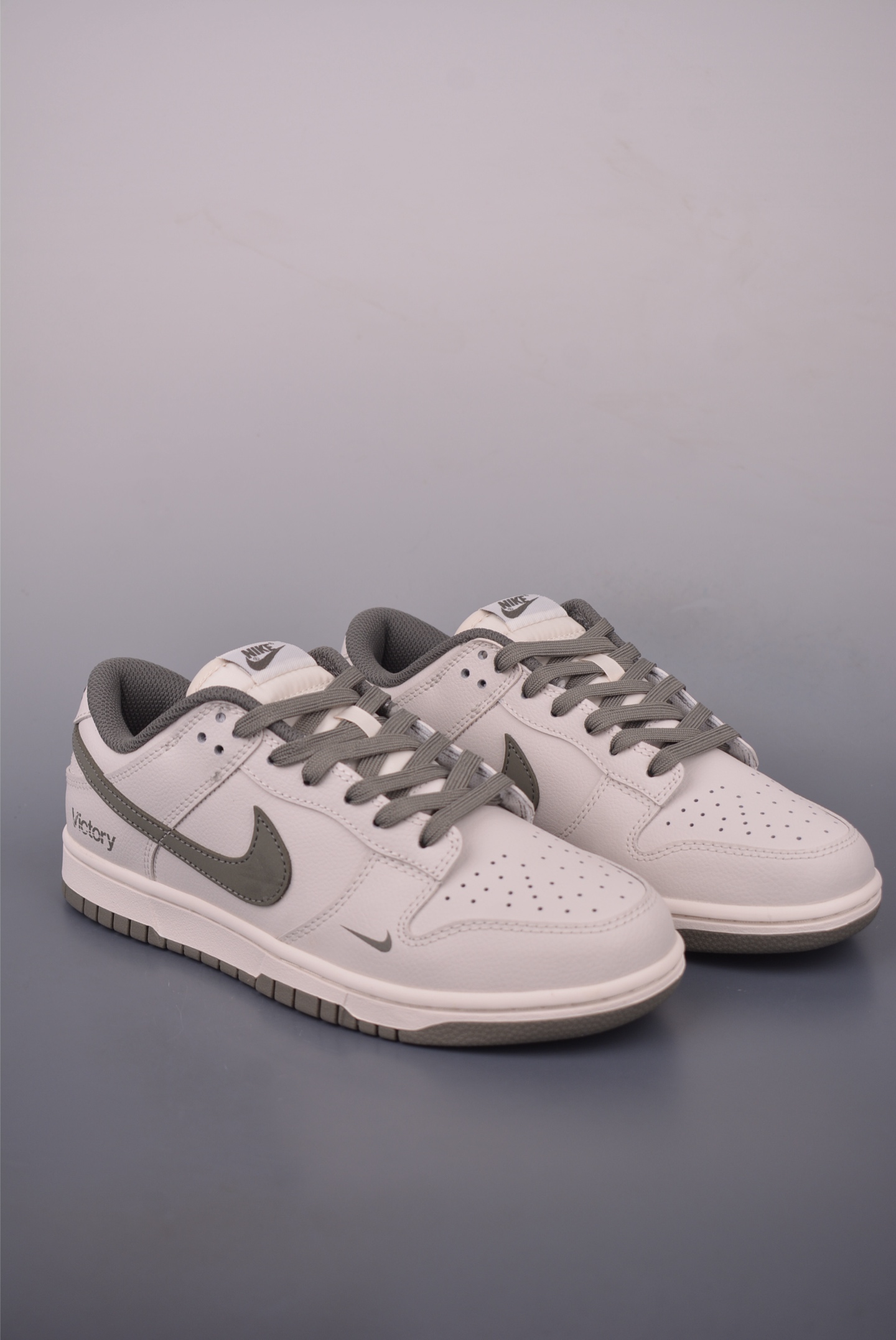 Nike SB Dunk Low Victory Premium Leather, Superior Comfort, Durable Outsole 2 i1757974417090 9198 0 0