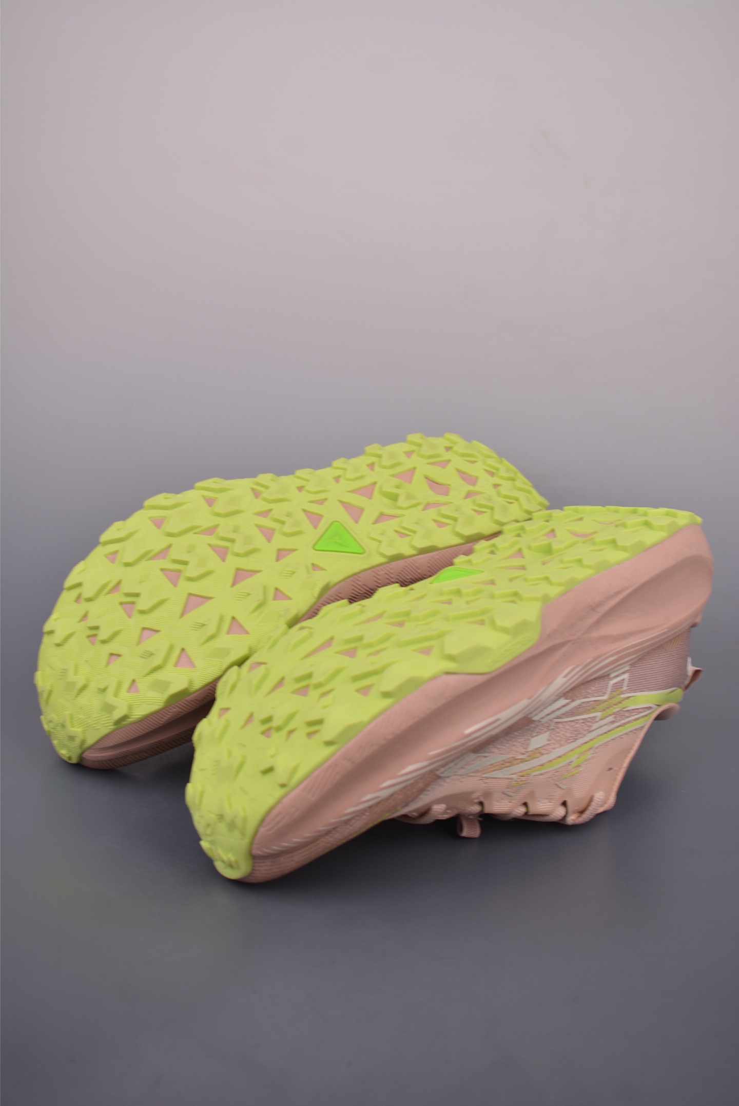 190 Asics Gel-Trabuco 4 复古亚瑟士 透气休闲鞋缓震男子耐磨跑步鞋 1012B769-700