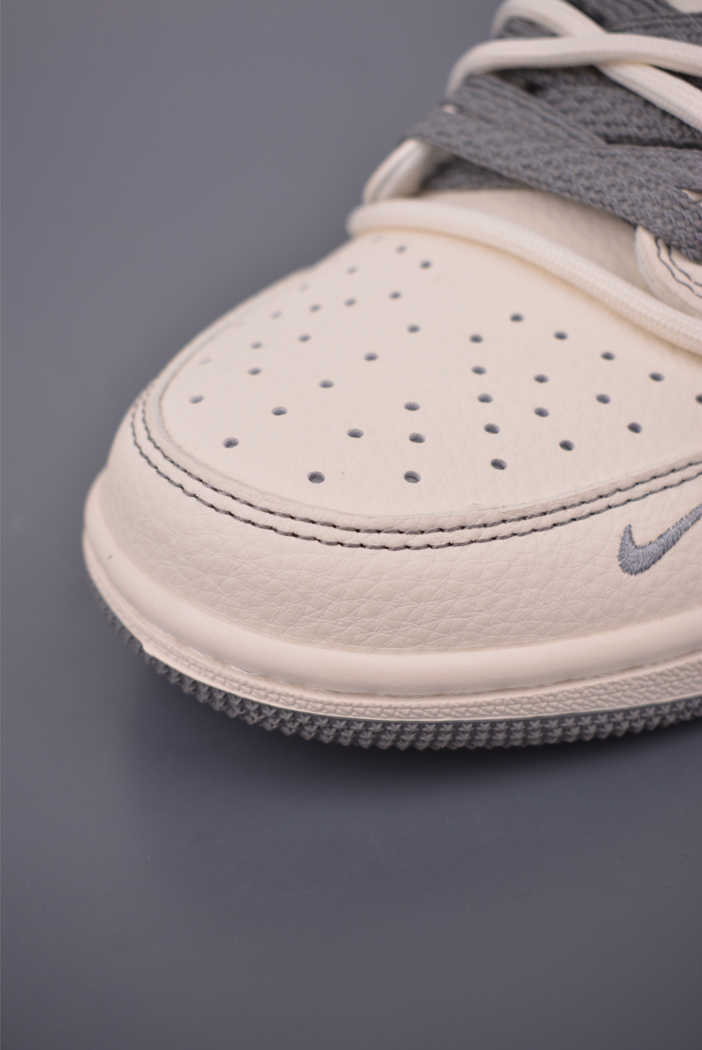 Fragment Travis Scott Louis Vuitton Air Jordan 1 Low - Designer Sneakers 7 i1758110959208 7195 0 5