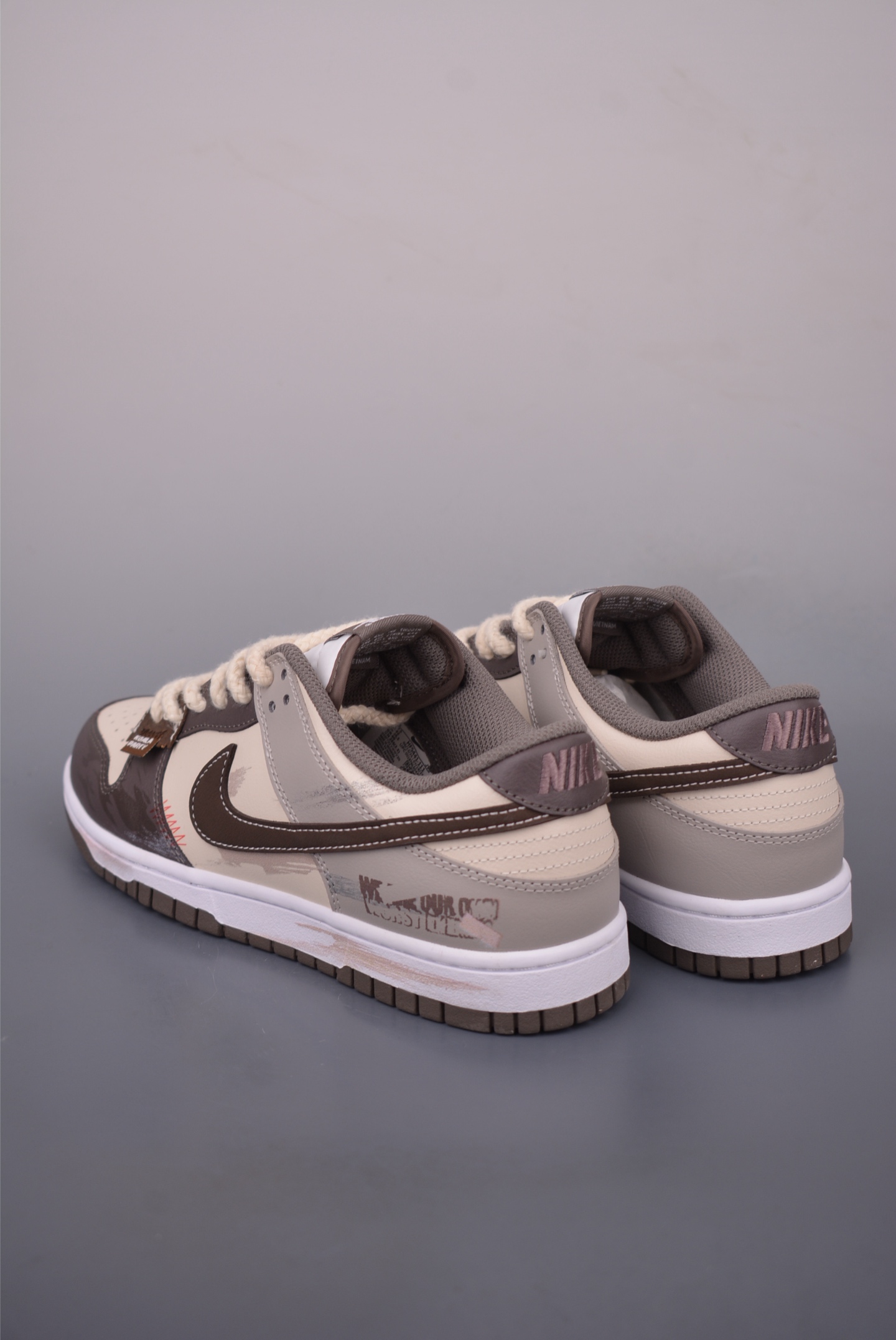 Nike SB Dunk Low Louis Vuitton Collab Premium Sneakers - HF5441-1112722 2 i1758111327735 9635 0 1