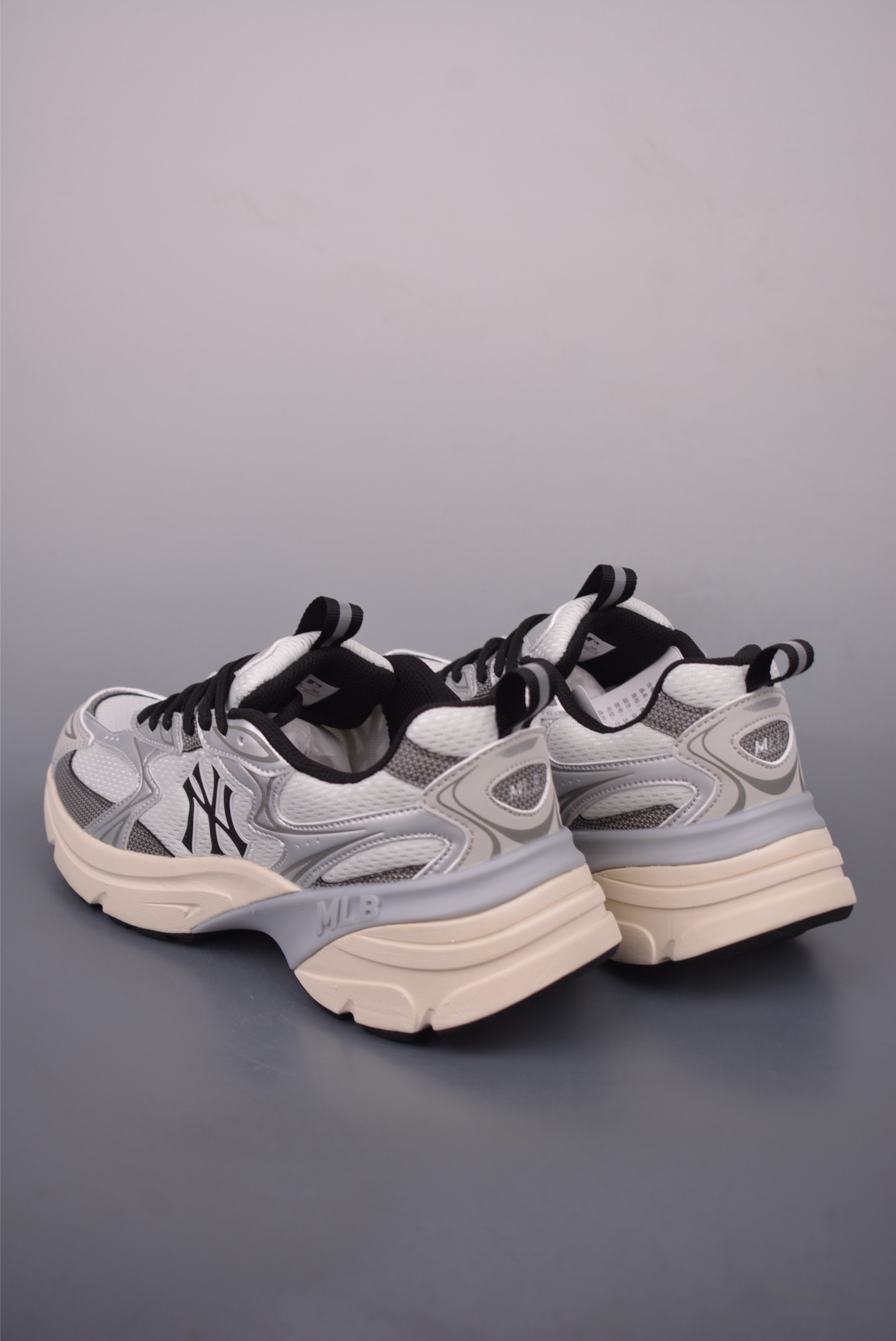 MLB Curve Runner Mono Mesh New York Yankees Chunky Sneakers - Fashionable & Comfy 2 i1758236475075 461 0 1
