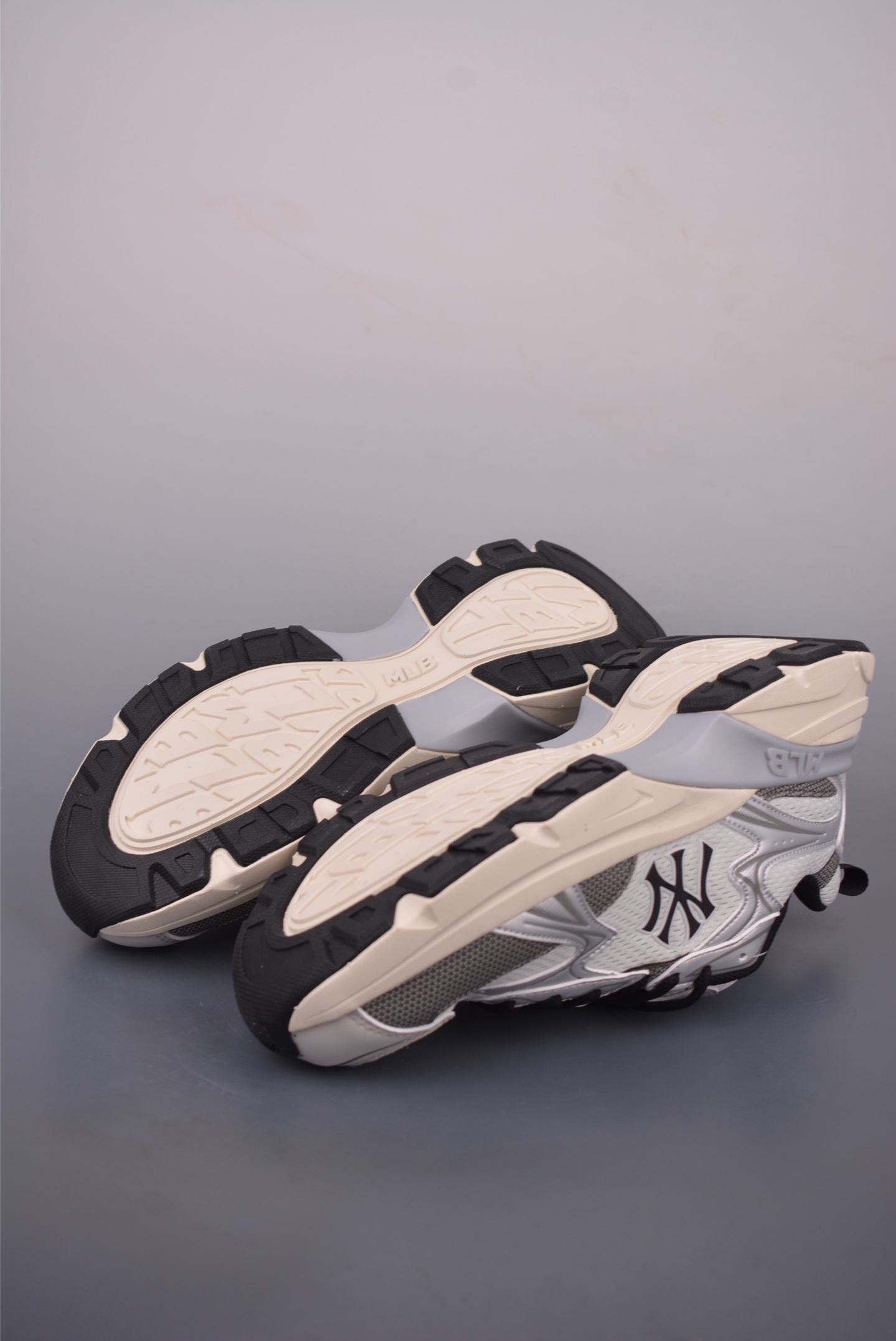 MLB Curve Runner Mono Mesh New York Yankees Chunky Sneakers - Fashionable & Comfy 3 i1758236477345 8628 0 2