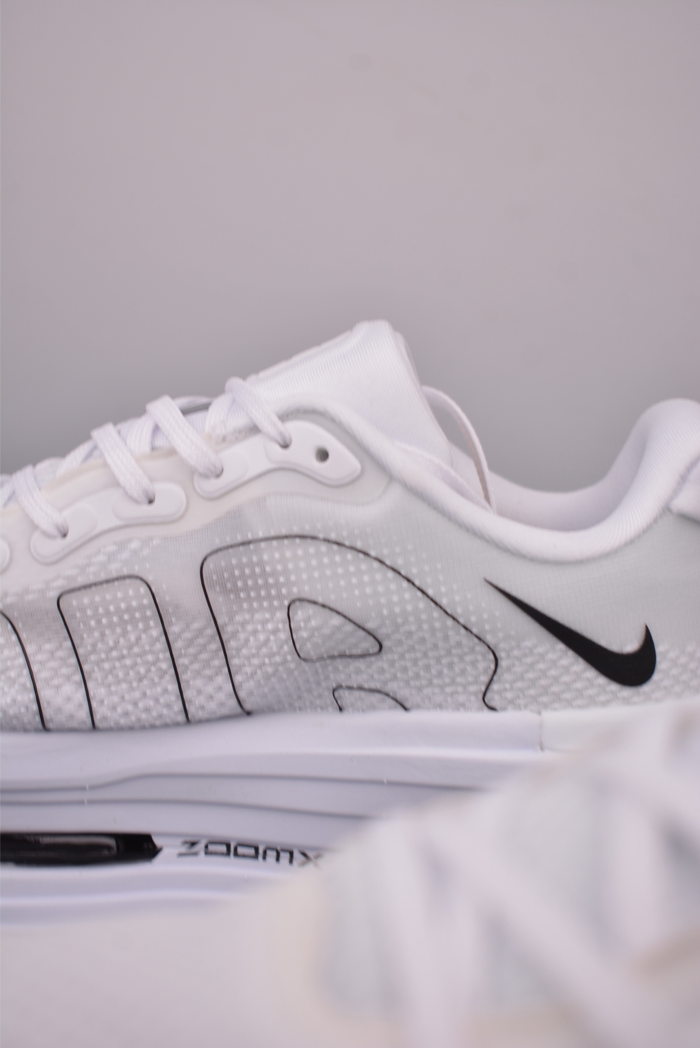 Nike Vomero Premium Air Cushion Running Shoes - Comfort, Style, and Durability 8 i1758236515660 448 0 7