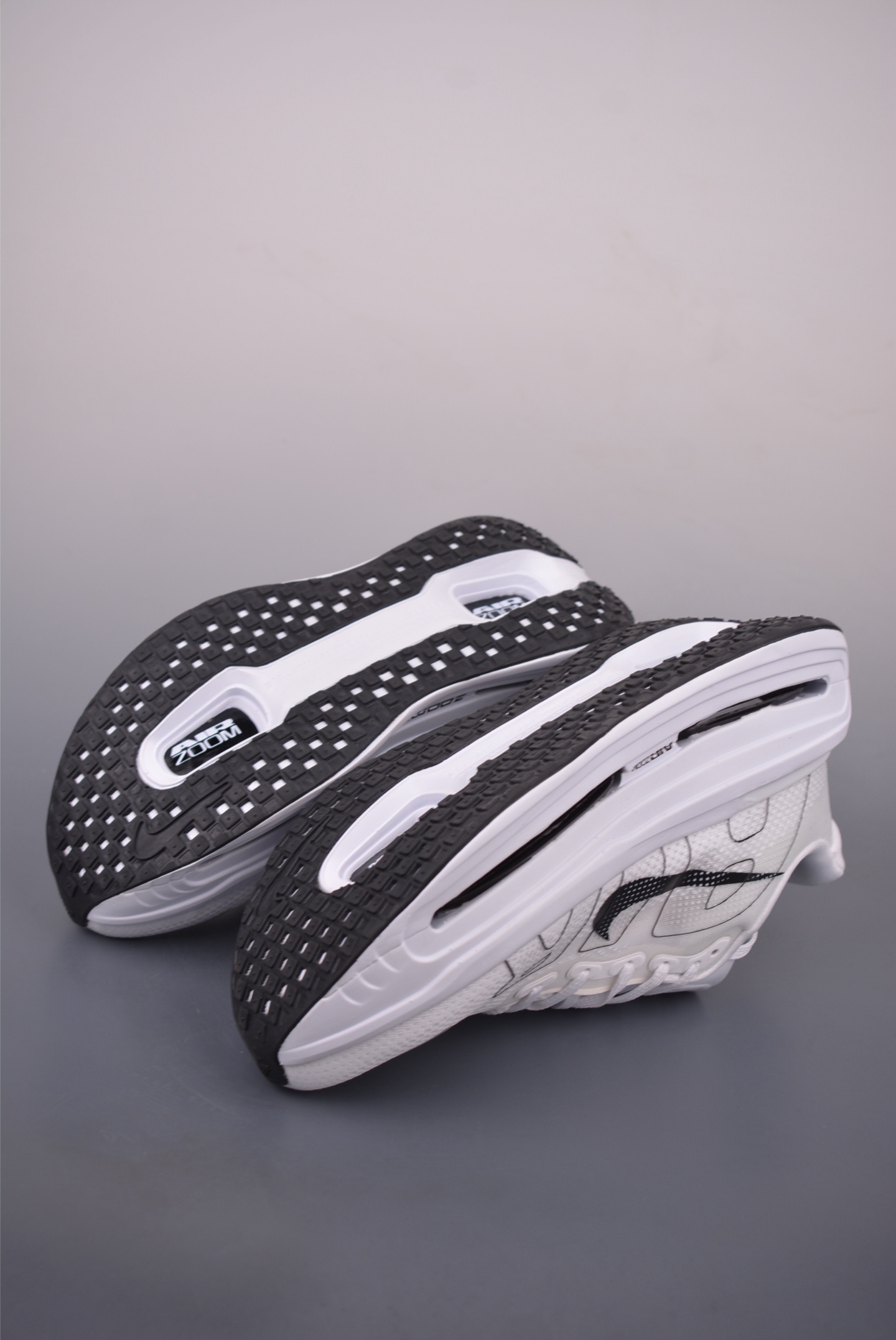 Nike Vomero Premium Air Cushion Running Shoes - Comfort, Style, and Durability 3 i1758236517982 2843 0 2