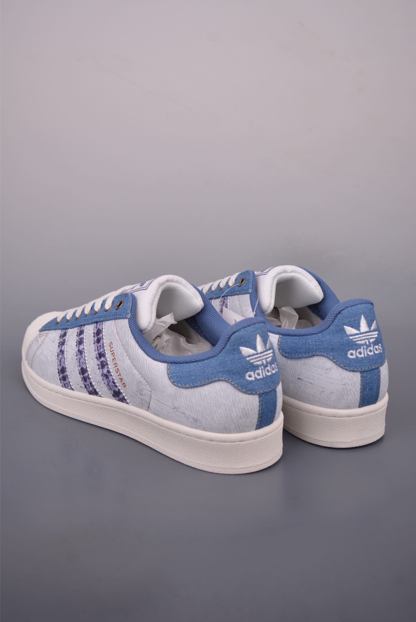 Adidas Originals Superstar 2.0: Classic Style with a Modern Twist 2 i1758236552438 5077 0 1