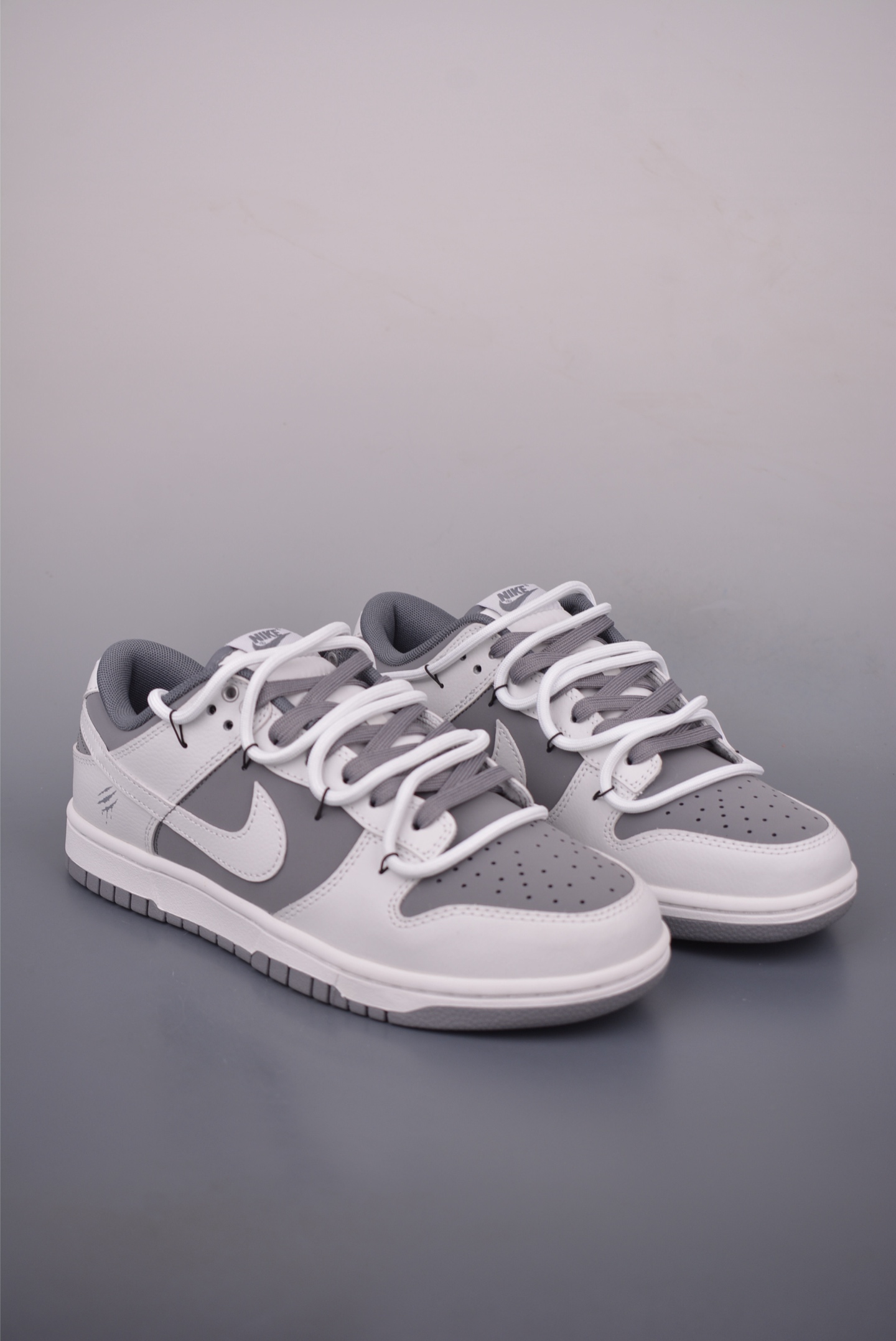 Nike SB Dunk Low "Just Do It" Deconstructed Sneakers - Premium Quality 1 i1758240725288 2498 0 0