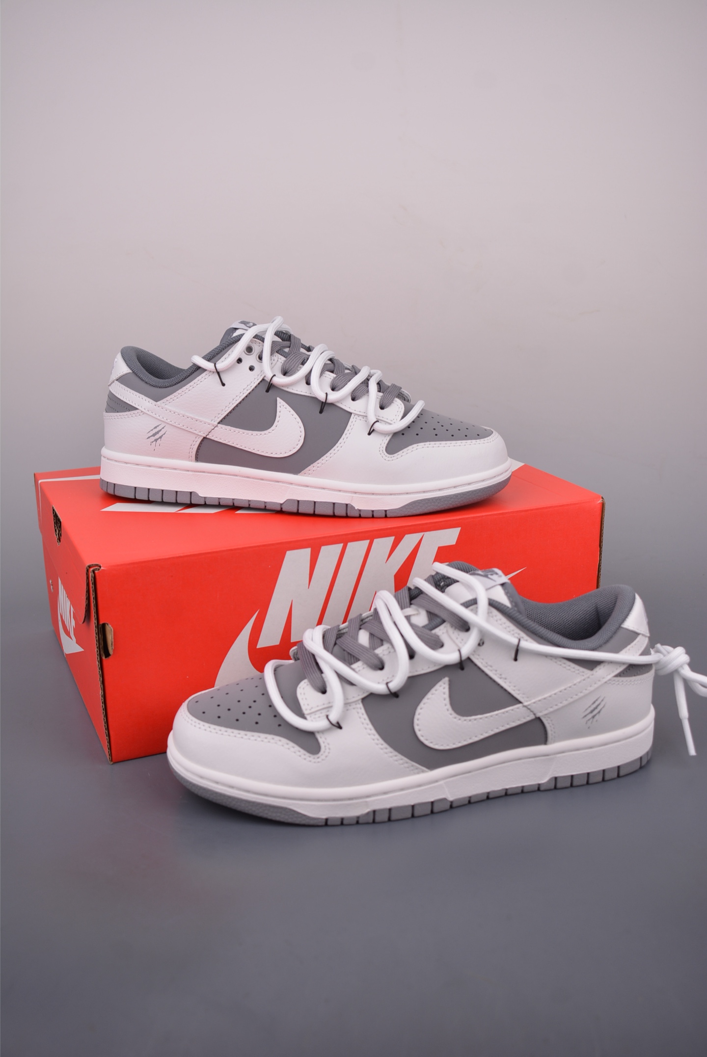 Nike SB Dunk Low "Just Do It" Deconstructed Sneakers - Premium Quality 5 i1758240725307 5048 0 4