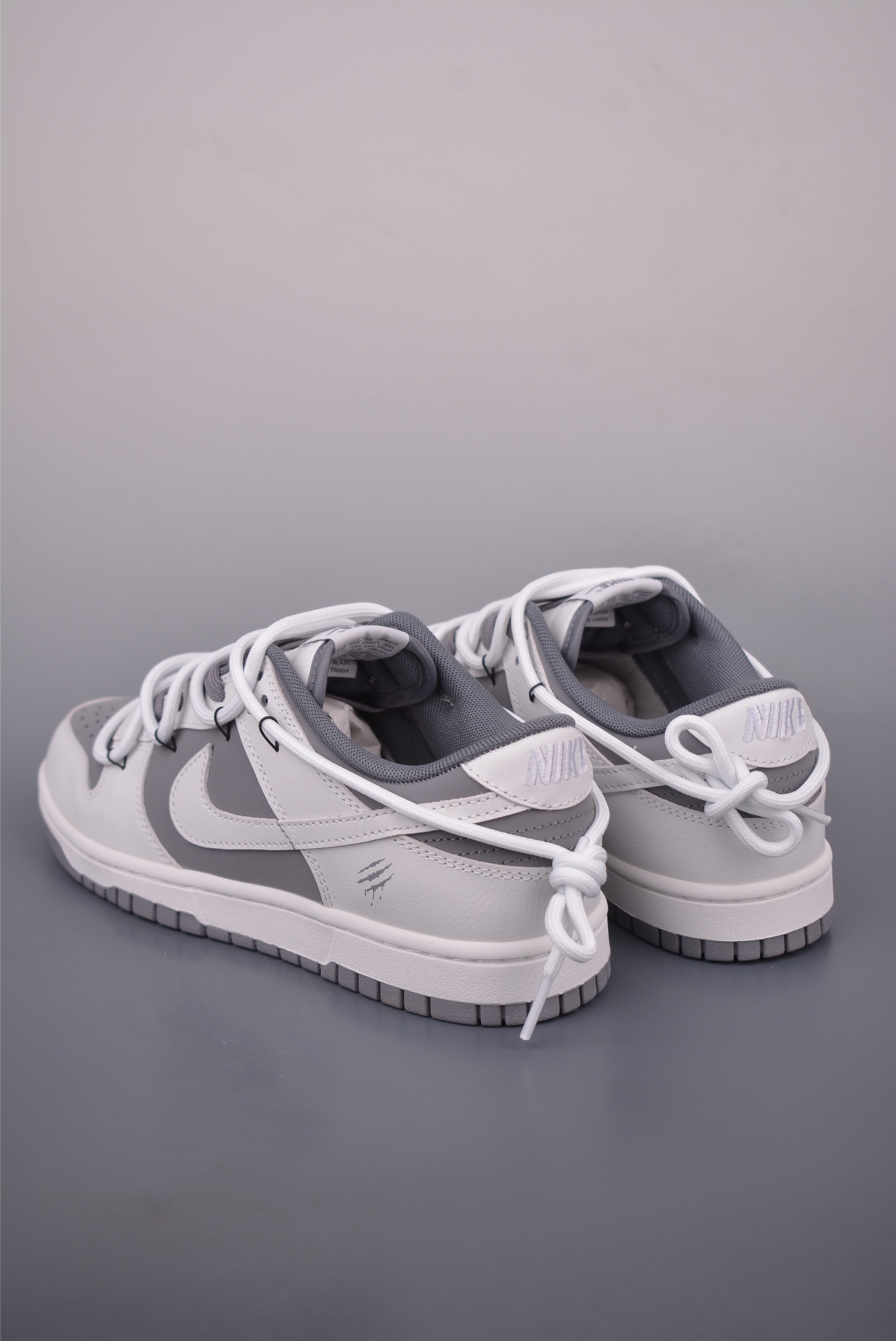 Nike SB Dunk Low "Just Do It" Deconstructed Sneakers - Premium Quality 2 i1758240727279 9939 0 1