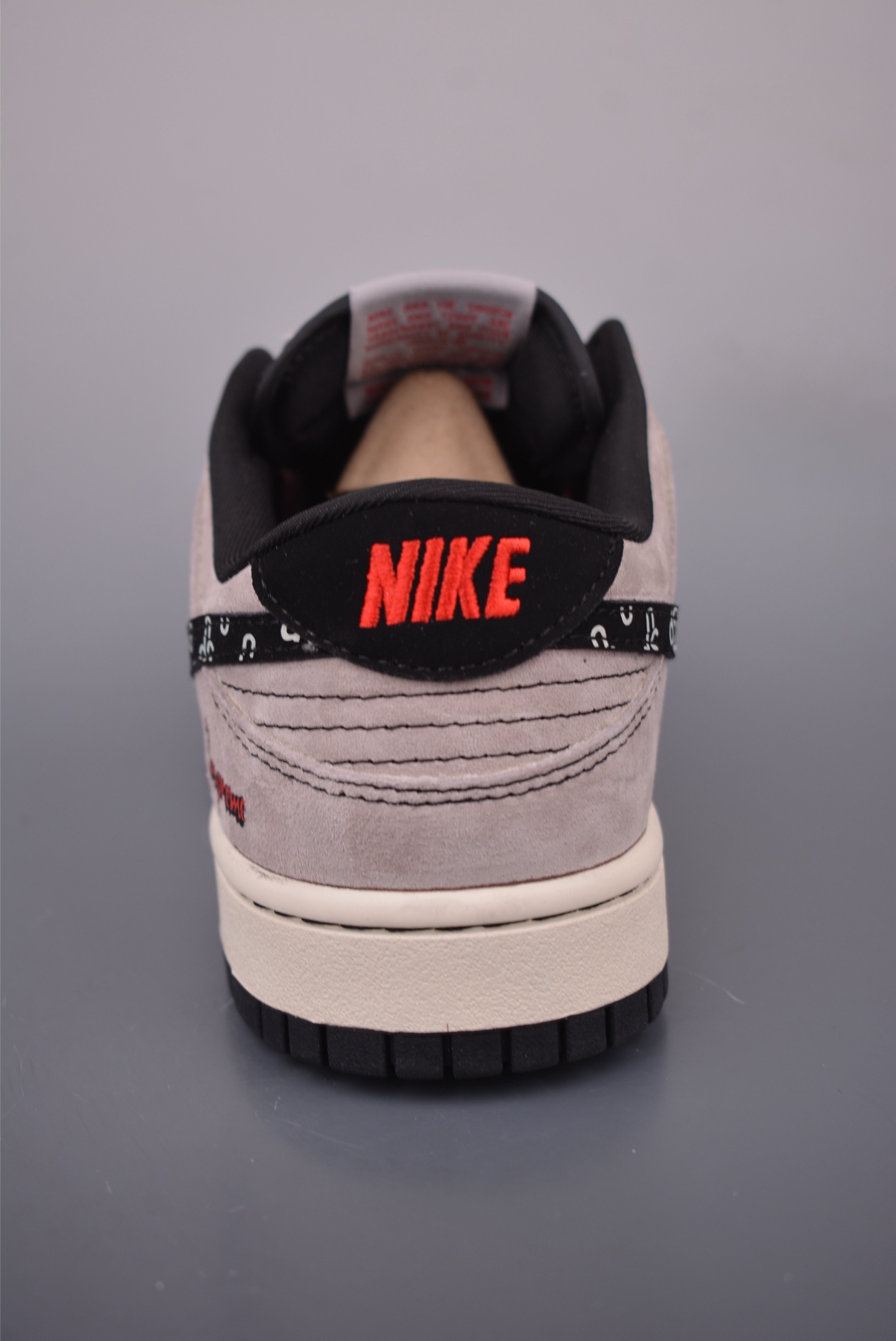 Nike SB Dunk Low Supreme Collaboration - Premium Quality & Comfort 4 i1758240772322 4095 0 3