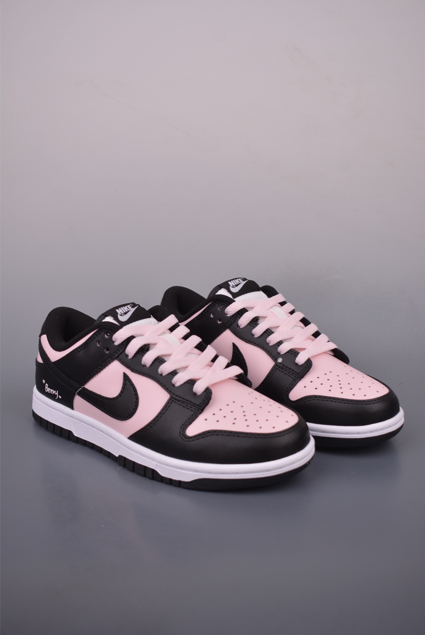 220 Nike SB Dunk Low 黑粉 DD1391-100