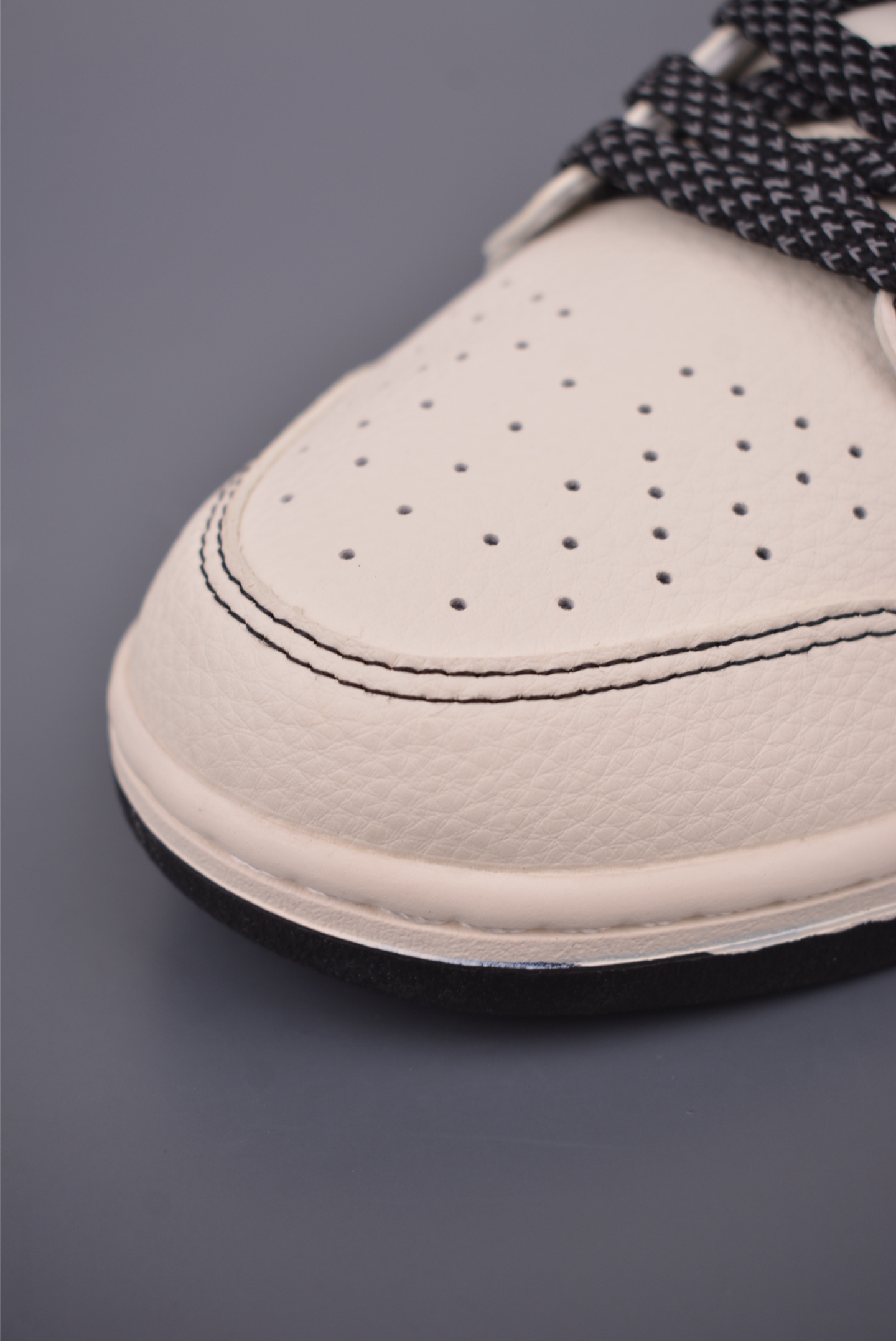 Nike SB Dunk Low Louis Vuitton Cream Leather Sneakers - Premium Quality 7 i1758240856314 2496 0 5