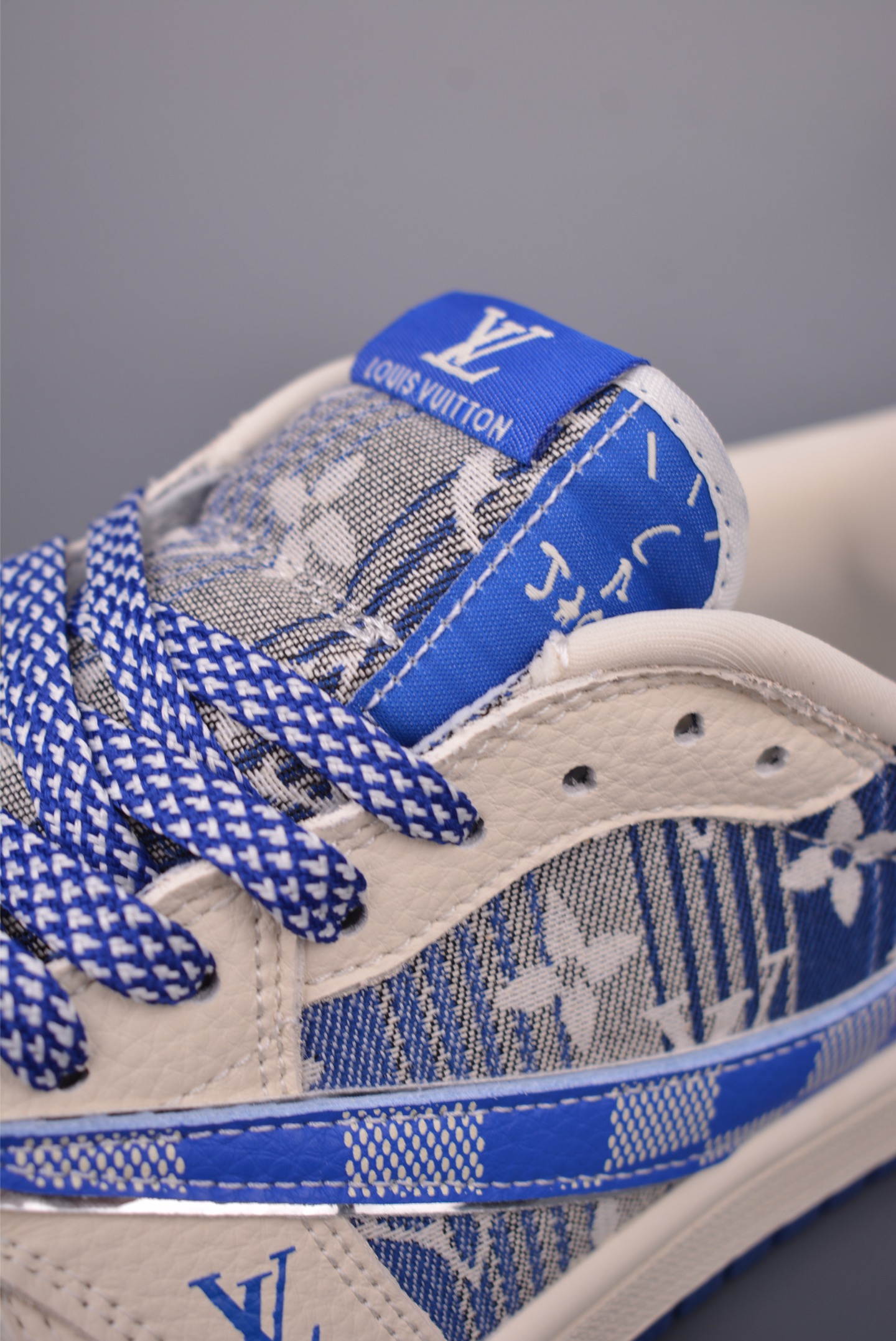 Louis Vuitton x Air Jordan 1 Low - Limited Edition Designer Sneakers 7 i1758240941672 3223 0 6