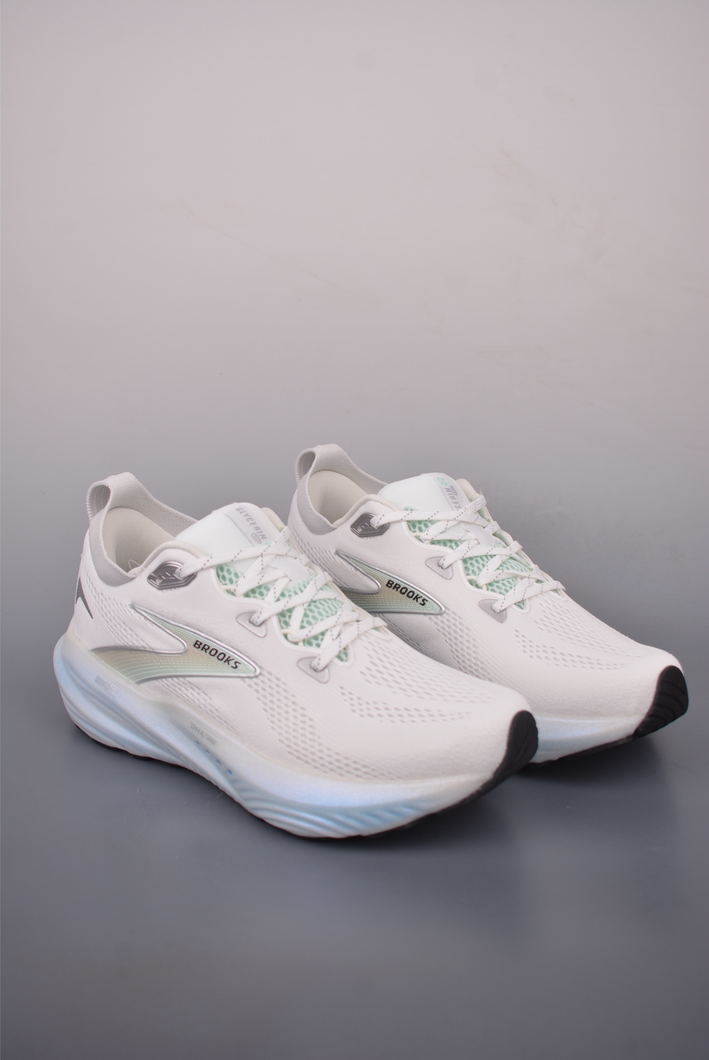 Brooks Glycerin 22: Lightweight, Breathable, and Cushioned Running Shoes for Women 2 i1758410688938 124 0 0