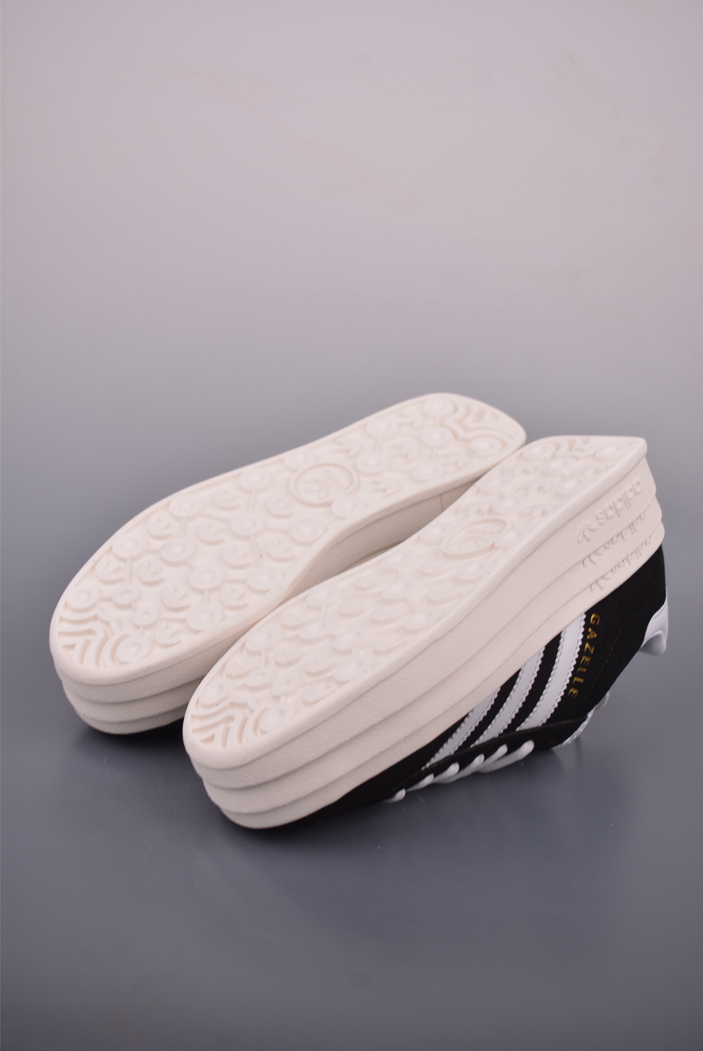 Adidas Gazelle Bold Platform Sneakers - Iconic Style, Enhanced Comfort 4 i1758412876595 9145 0 2