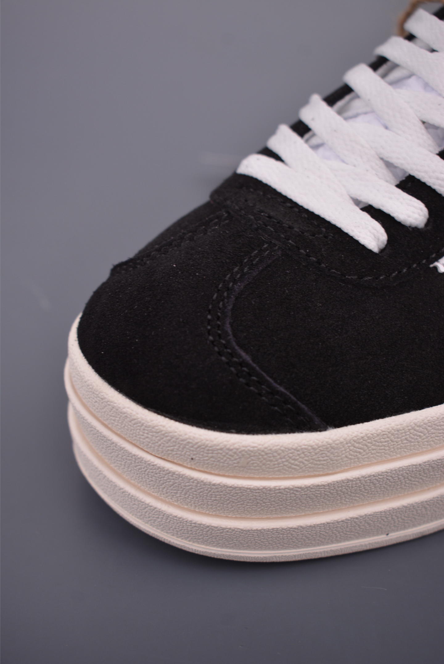 Adidas Gazelle Bold Platform Sneakers - Iconic Style, Enhanced Comfort 7 i1758412878865 1817 0 5