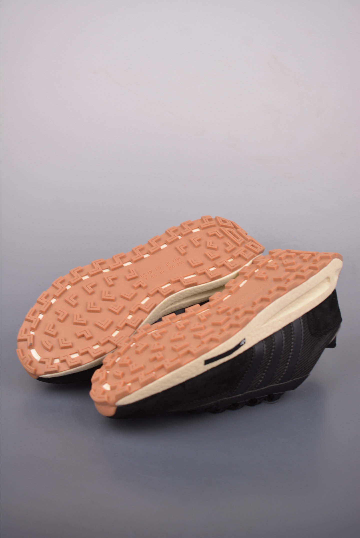 Adidas Racing E5 Boost Prototype - Lightweight, Breathable Running Shoes 4 i1758412999634 1703 0 2