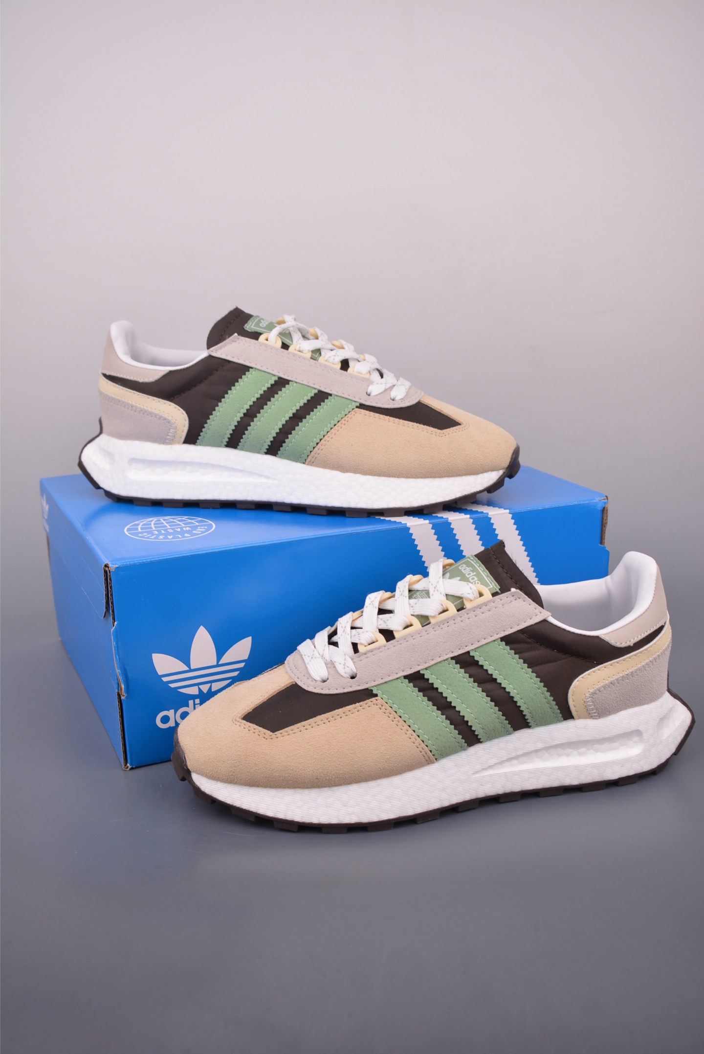 Adidas Racing E5 Boost Prototype: Lightweight, Retro-Style Green Sneakers 4 i1758413016368 2166 0 2