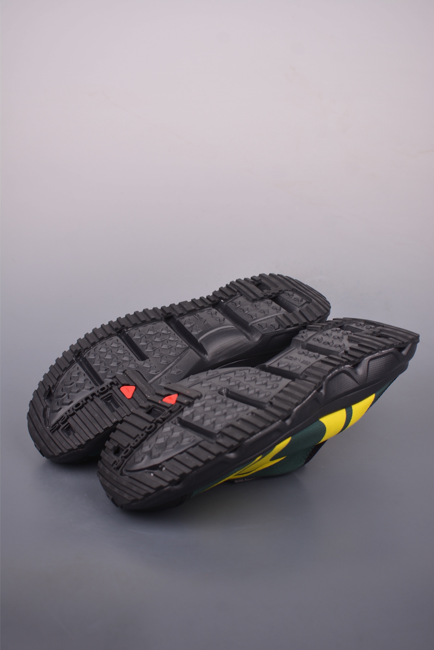Salomon RX Slide 3.0: Breathable, Anti-Slip Clogs for Lightweight Comfort 4 i1758413089682 7725 0 2