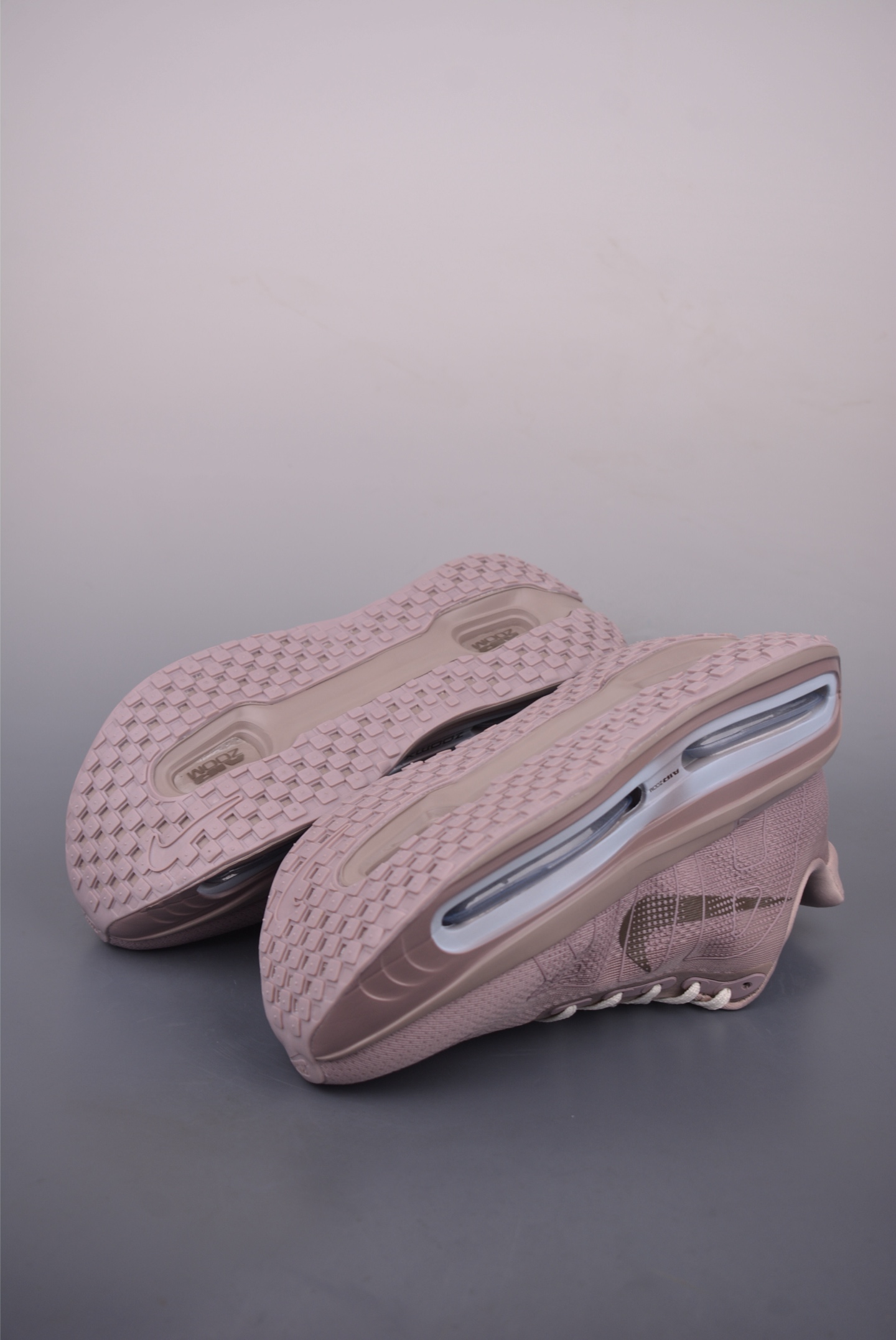 Nike Vomero Premium Air Cushion Running Shoes - Comfort, Style, and Performance 3 i1758413139845 2640 0 2