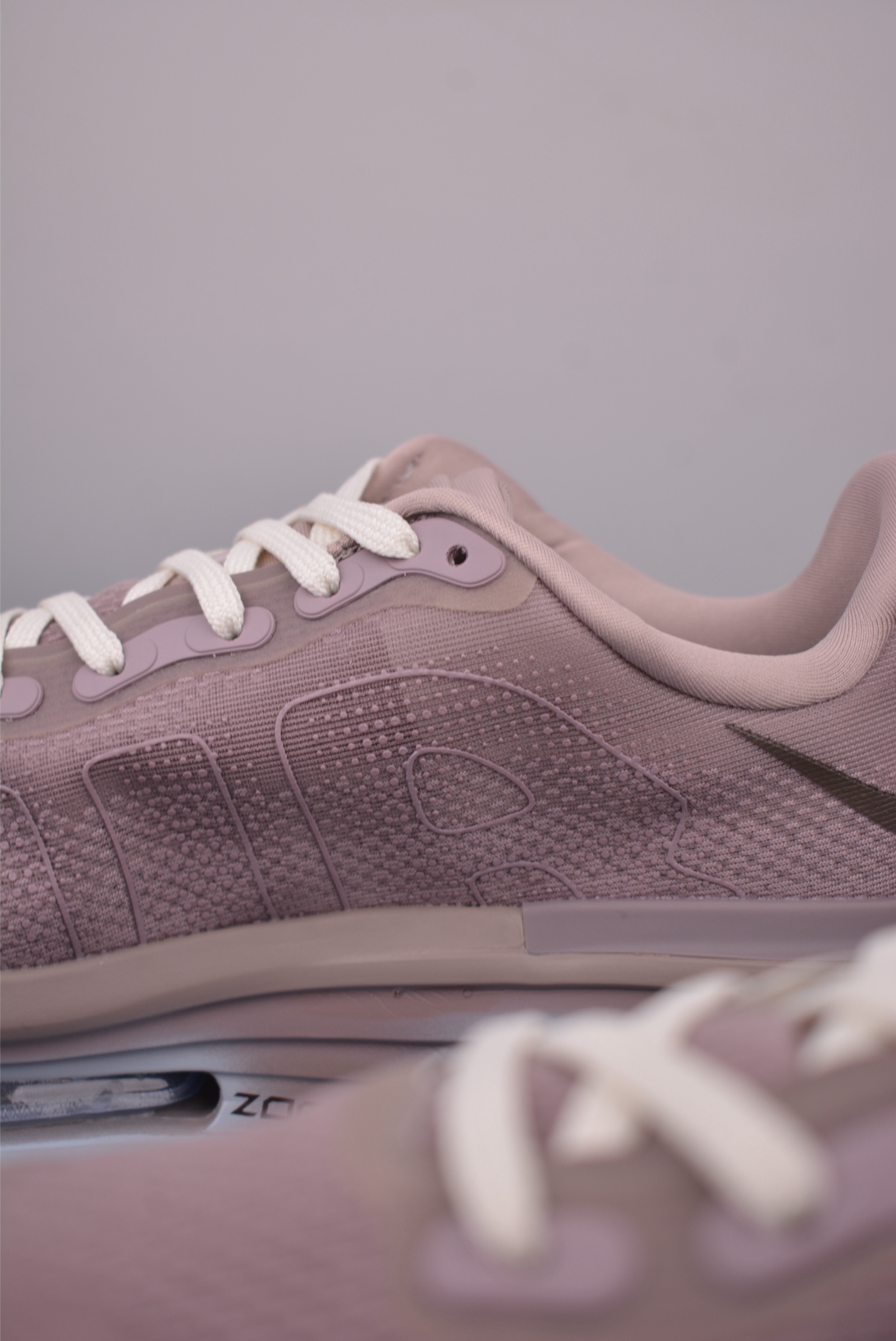 Nike Vomero Premium Air Cushion Running Shoes - Comfort, Style, and Performance 8 i1758413141665 473 0 7