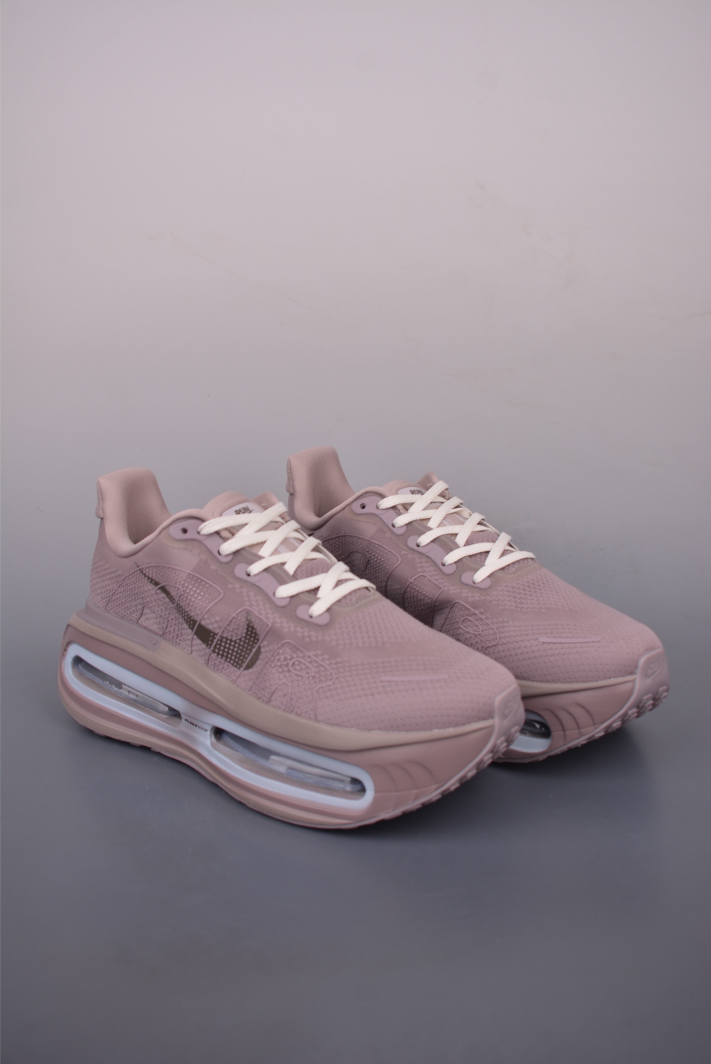 Nike Vomero Premium Air Cushion Running Shoes - Comfort, Style, and Performance 1 i1758413141681 6504 0 0