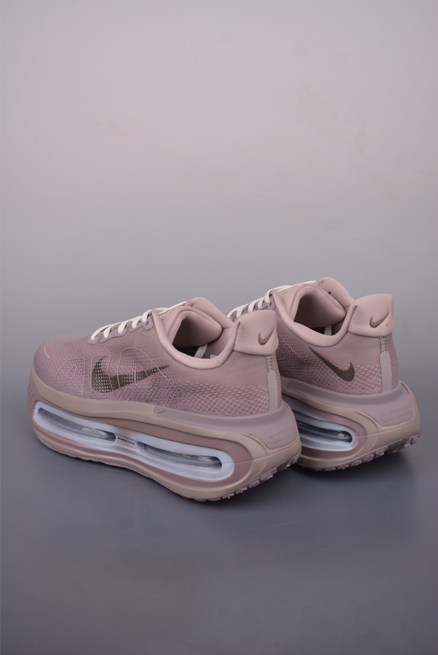 Nike Vomero Premium Air Cushion Running Shoes - Comfort, Style, and Performance 2 i1758413141684 2086 0 1