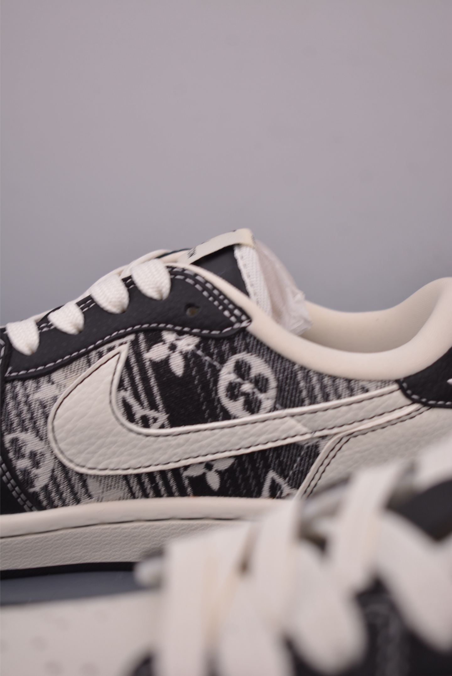 Fragment x Travis Scott x LV Air Jordan 1 Low 三方联名倒钩 SC0601-052